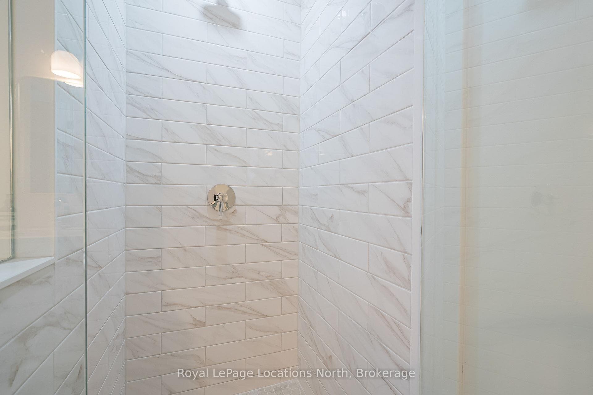 328 Hickory Street photo 21