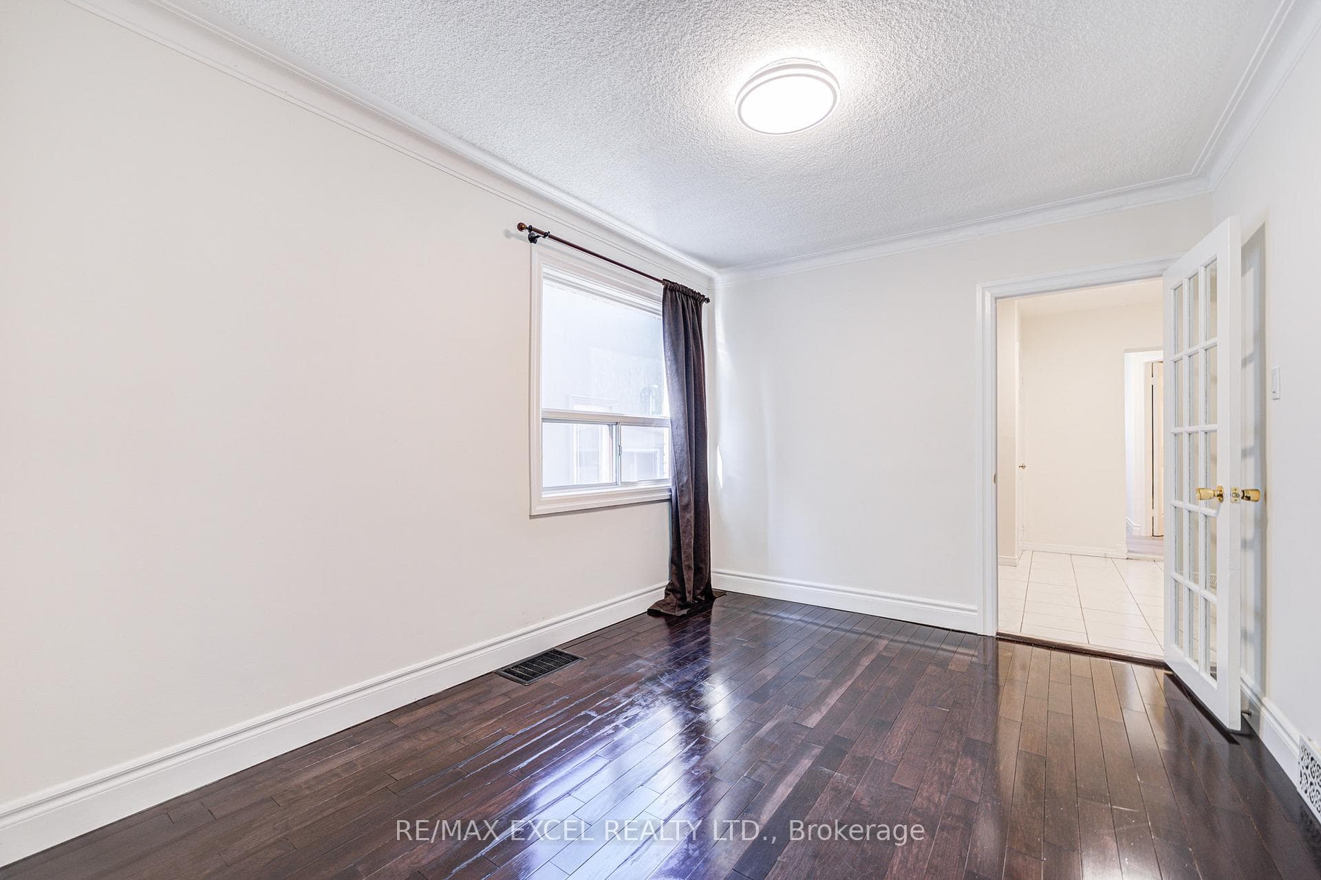 523 Delaware Avenue photo 9