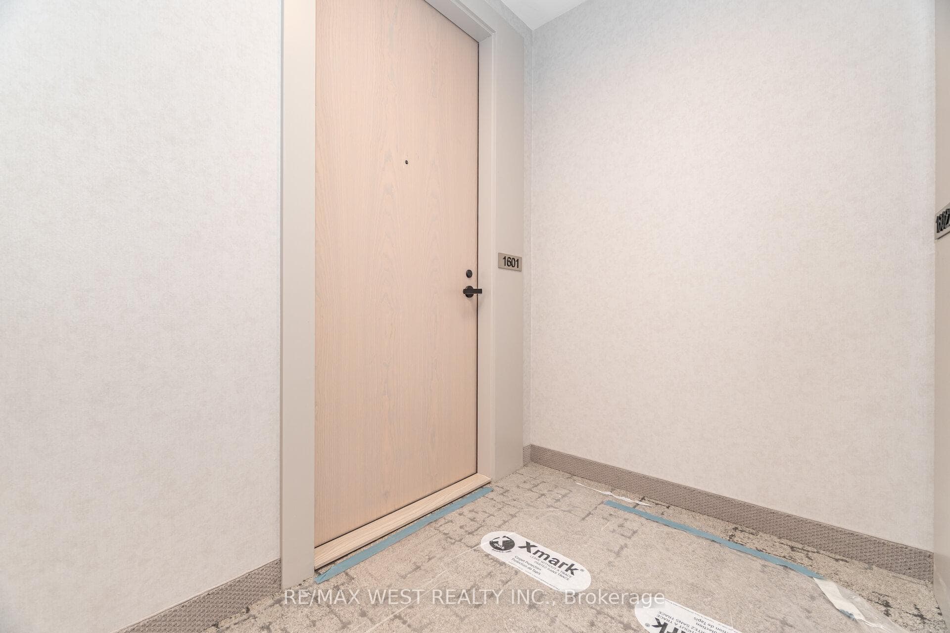 8 Interchange Way Unit 1601 photo 7