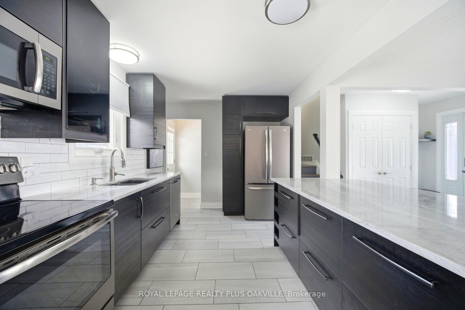98 Rustic Crescent photo 18