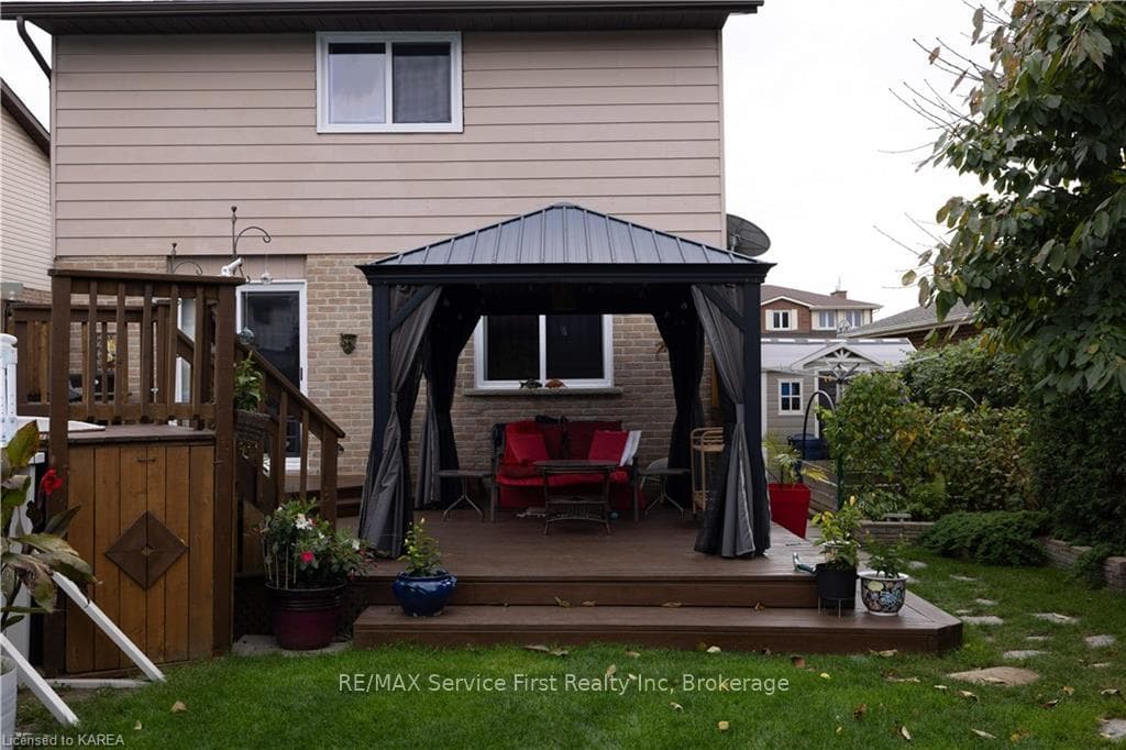 994 WESTMINSTER Place photo 30