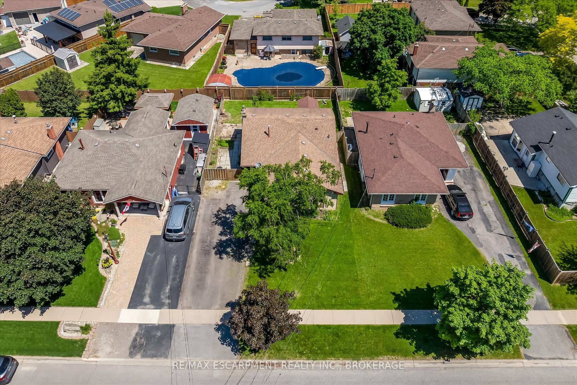 49 Grove Avenue photo 41
