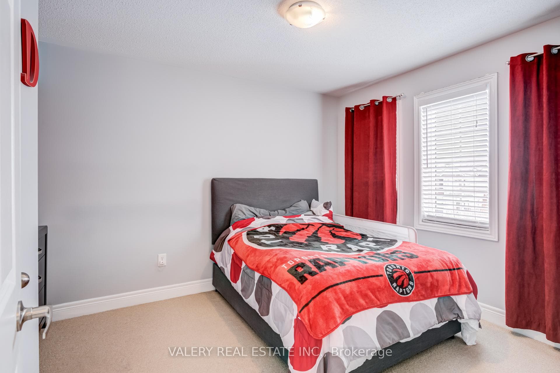 63 Bathgate Crescent photo 19