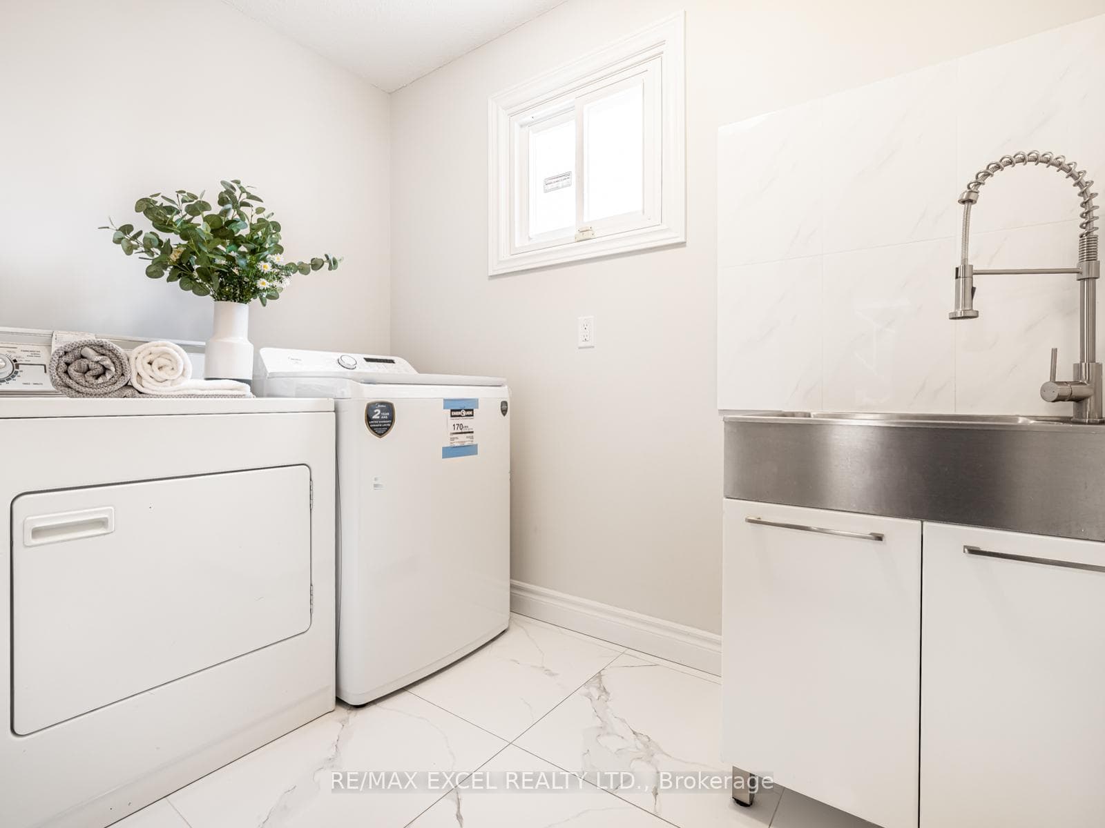 9 Shadlock Street photo 13