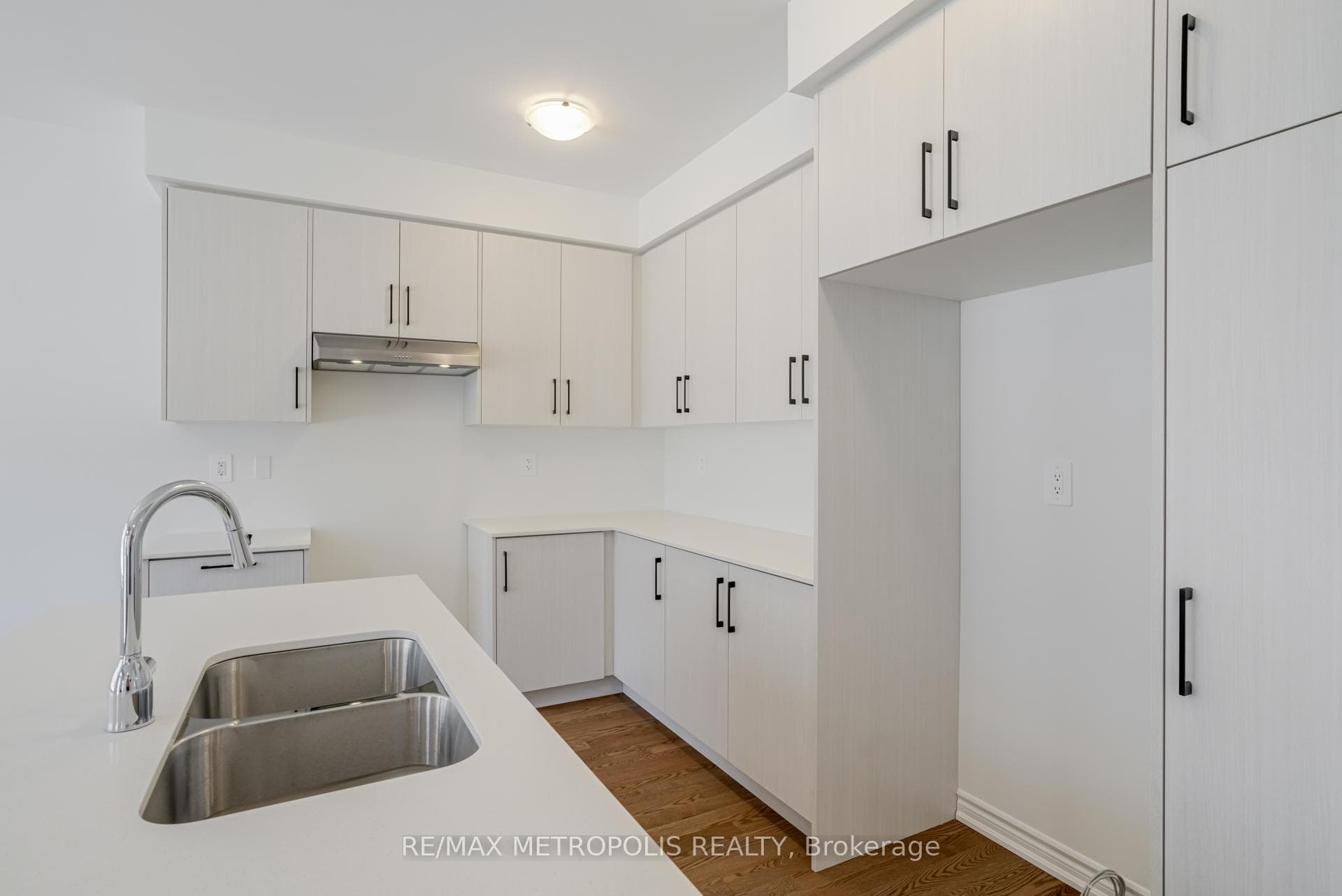 1481 Buttercup Court photo 13