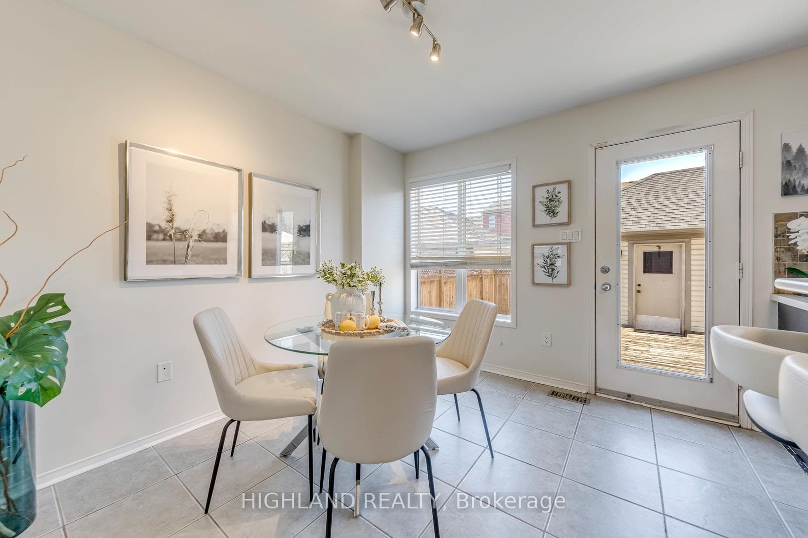 108 Roxton Road photo 25