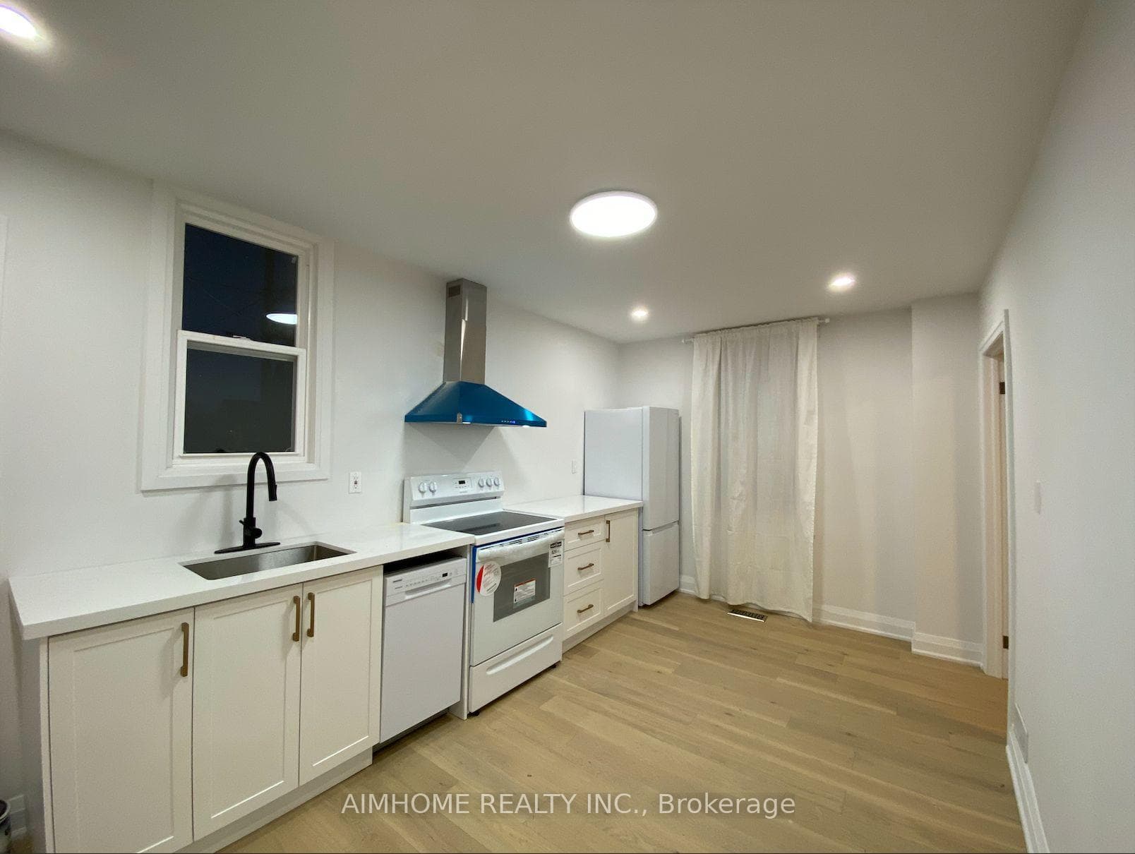 98 Hope Avenue Unit 2 photo 2