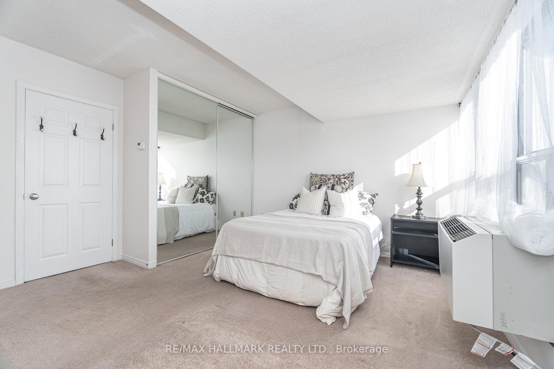2112 Queen Street Unit #10 photo 14