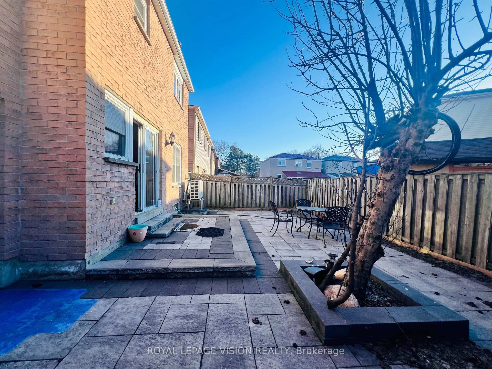 9 Empringham Drive photo 40