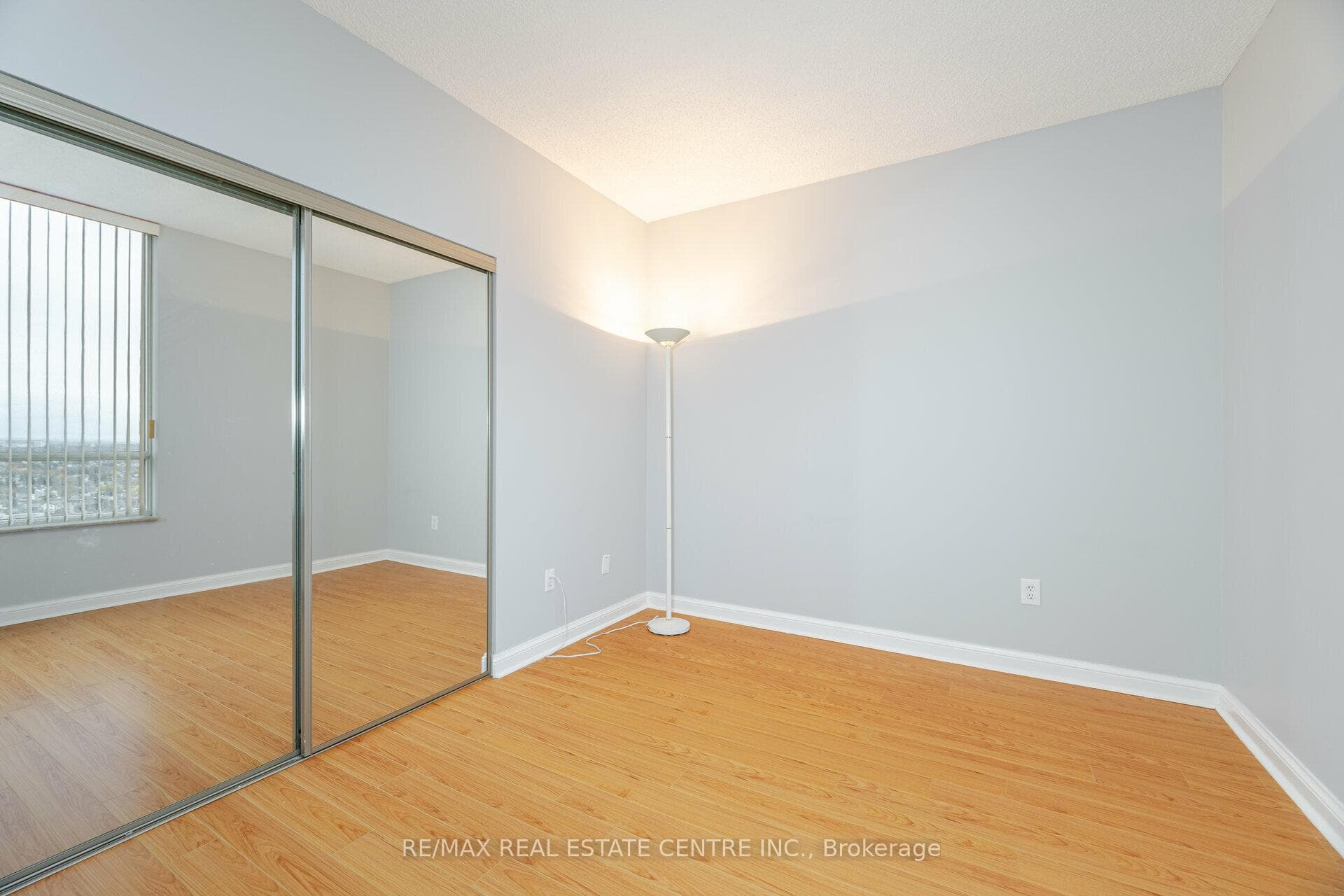 22 Hanover Road Unit PH 2502 photo 25