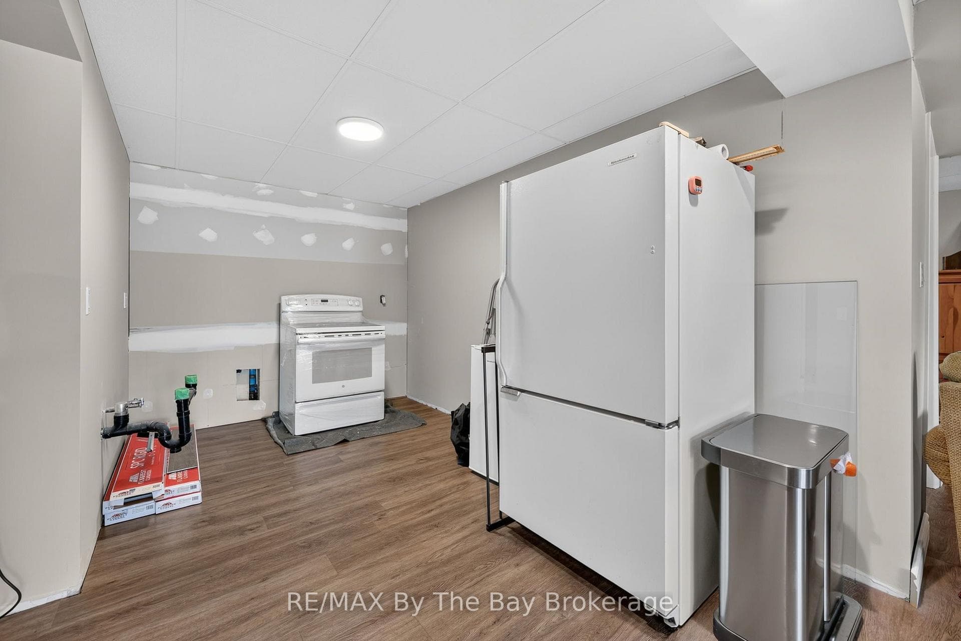 1434 RIVER Road photo 26