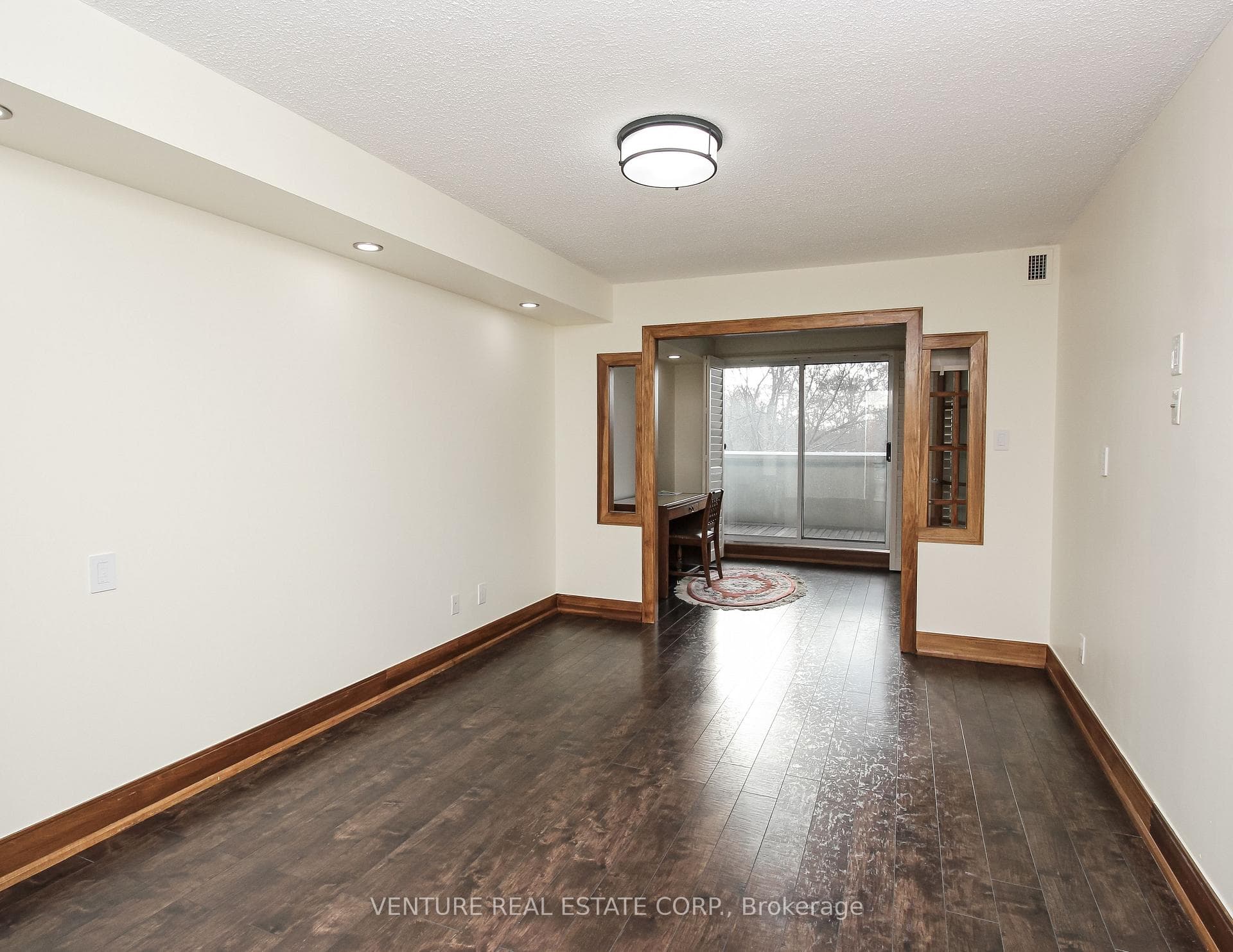121 Woodbridge Avenue Unit 312 photo 32