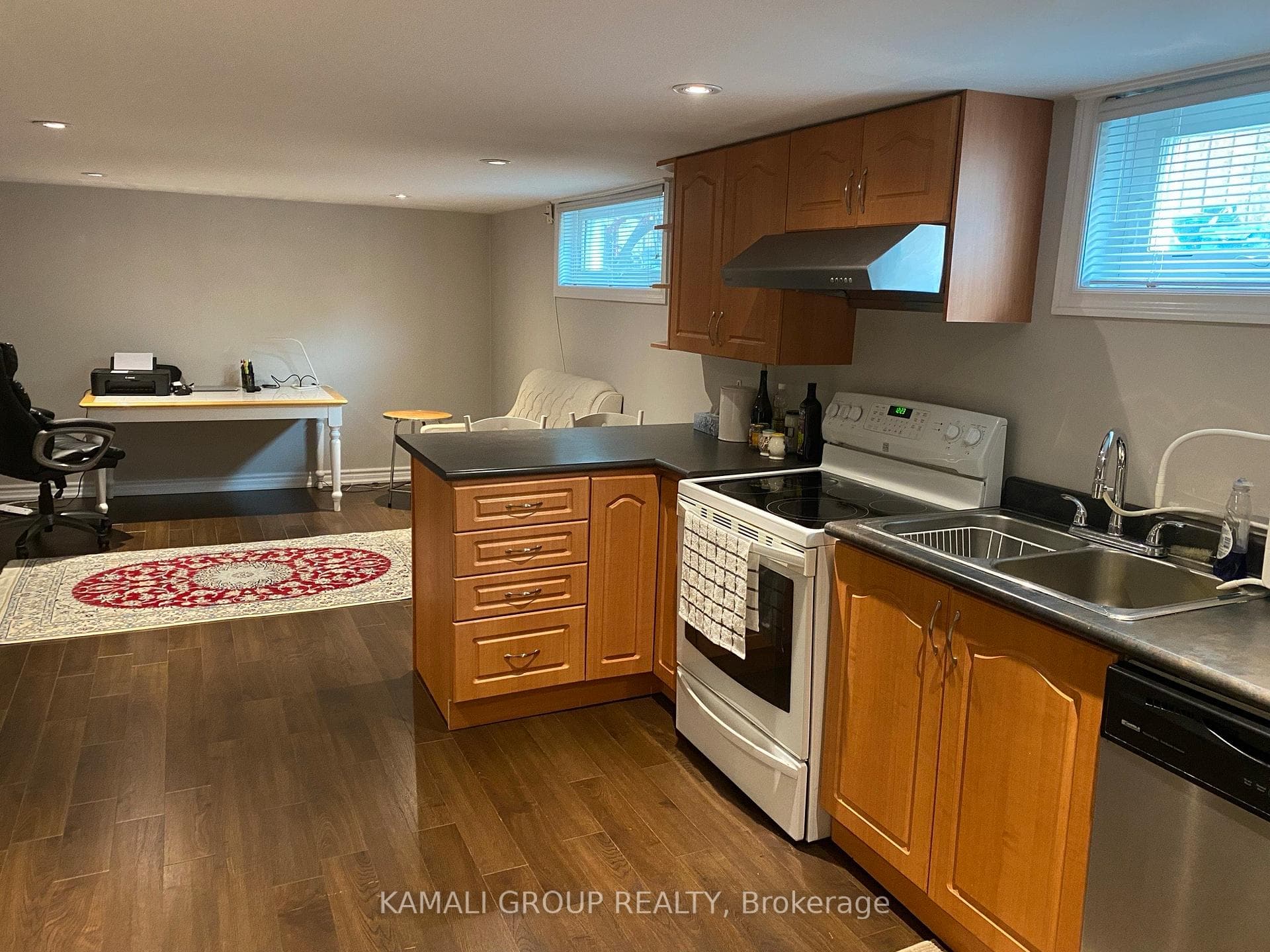 286 Axminster Drive Unit BSMT1 photo 2