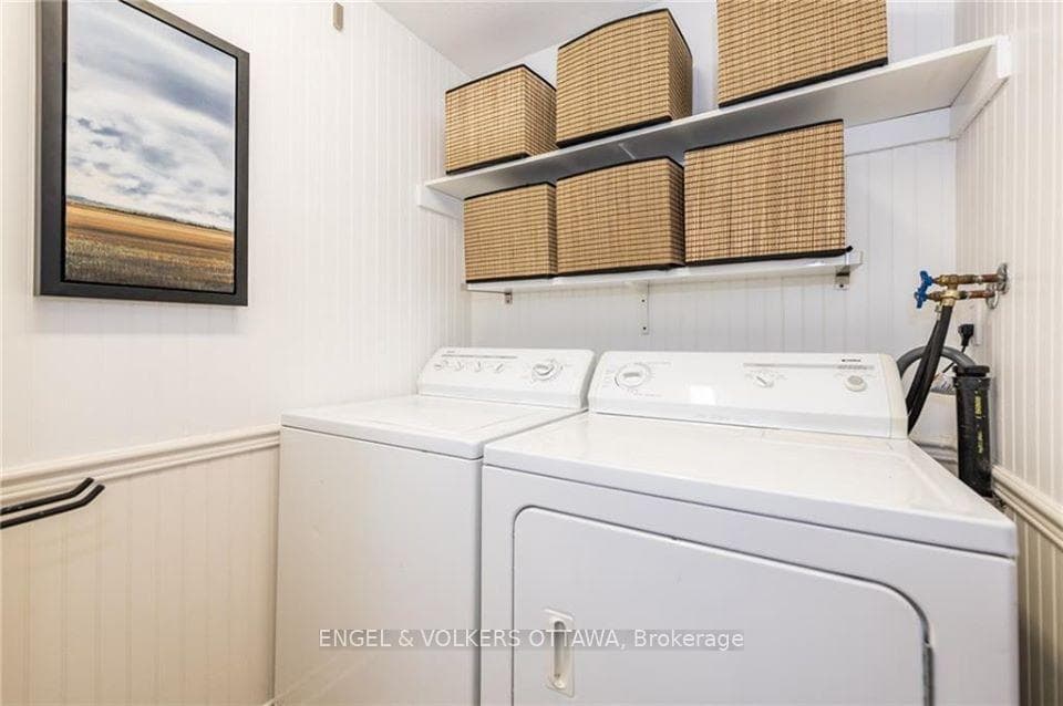 223 Carruthers Avenue photo 12