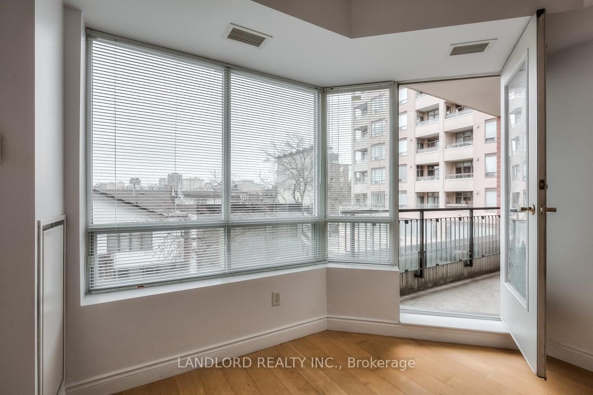 77 Mcmurrich Street Unit 307 photo 16