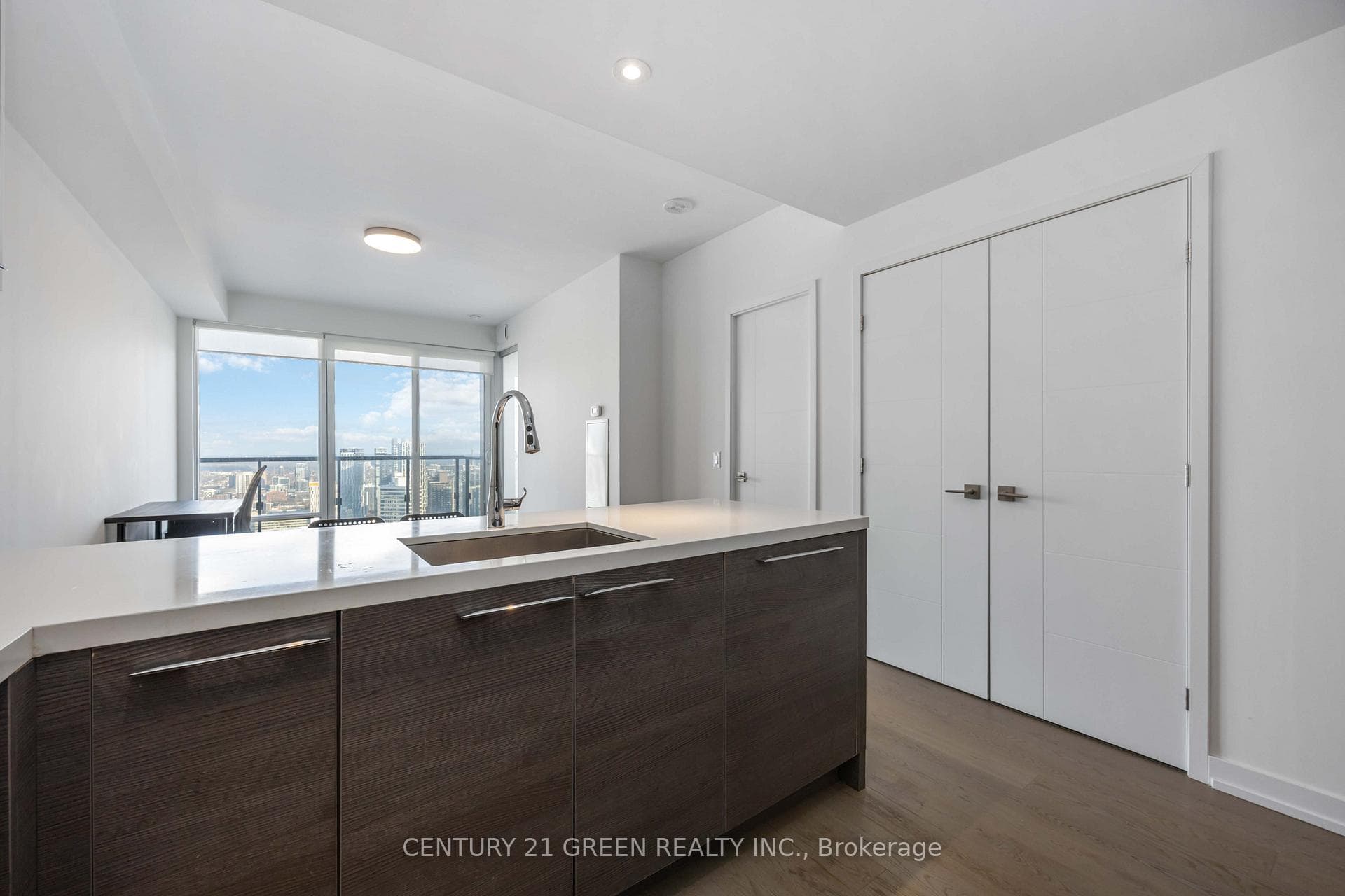 488 University Avenue Unit 4006 photo 16