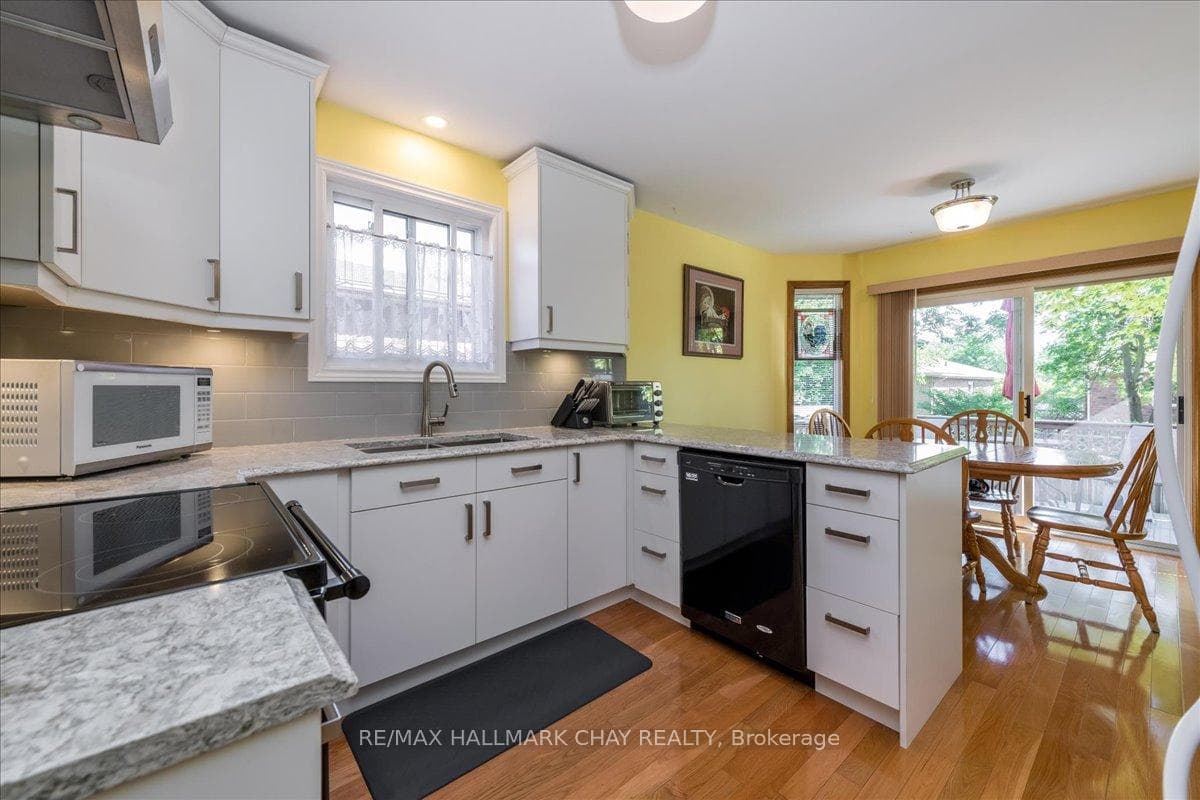 3 Douglas Drive photo 9
