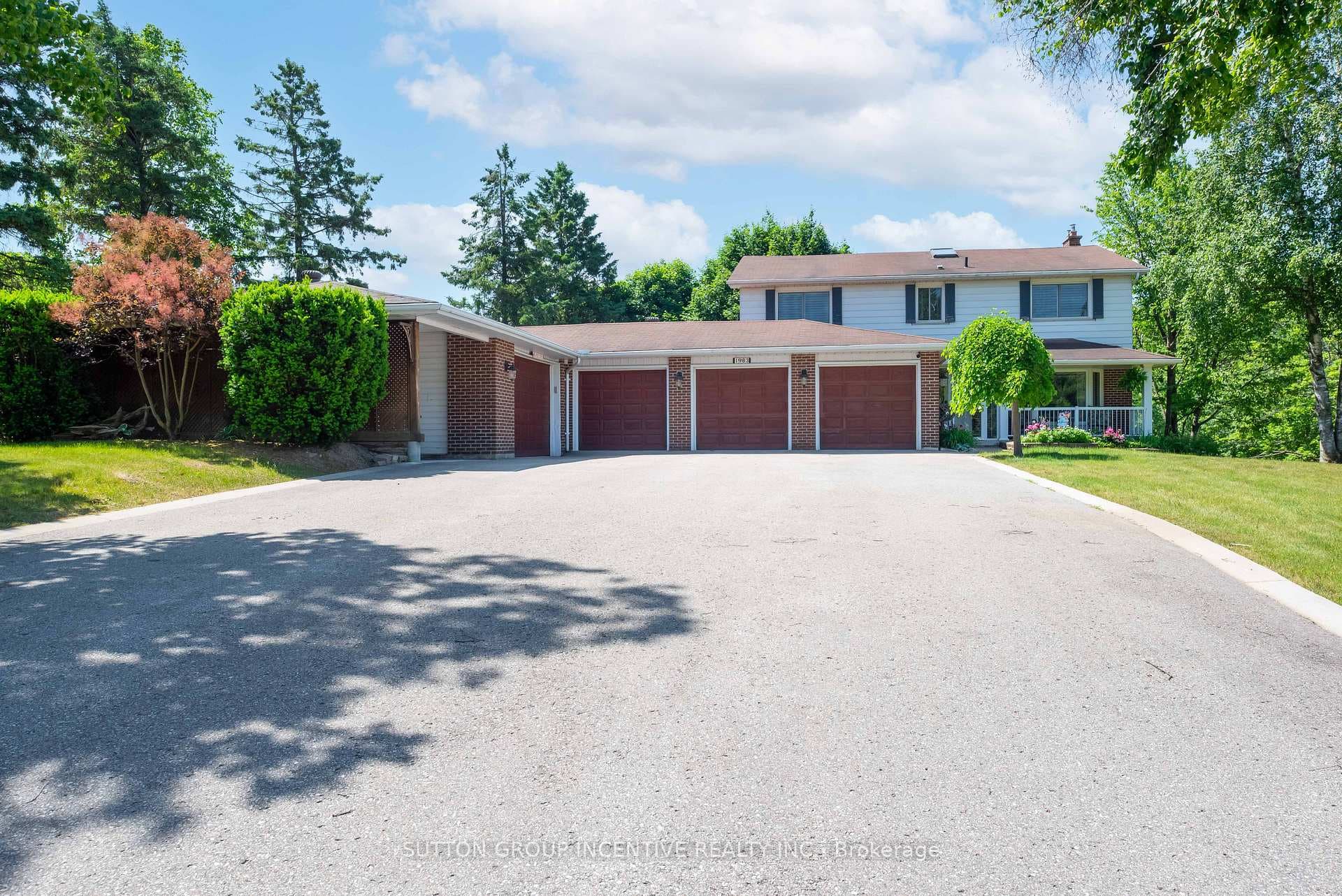 1983 Innisfil Heights Crescent photo 1
