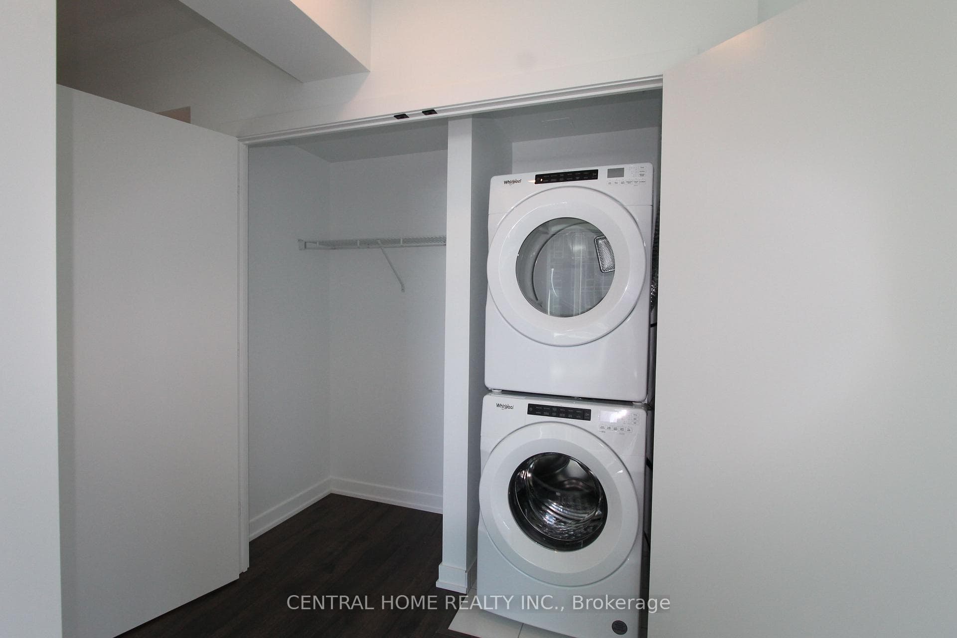 327 King Street Unit 2902 photo 9
