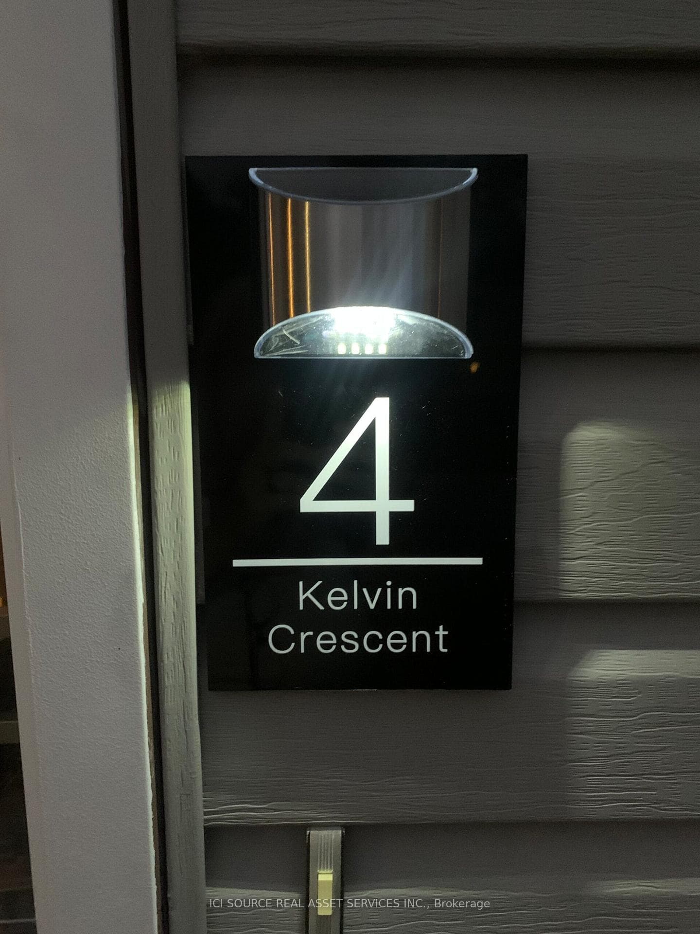 4 Kelvin Crescent photo 9