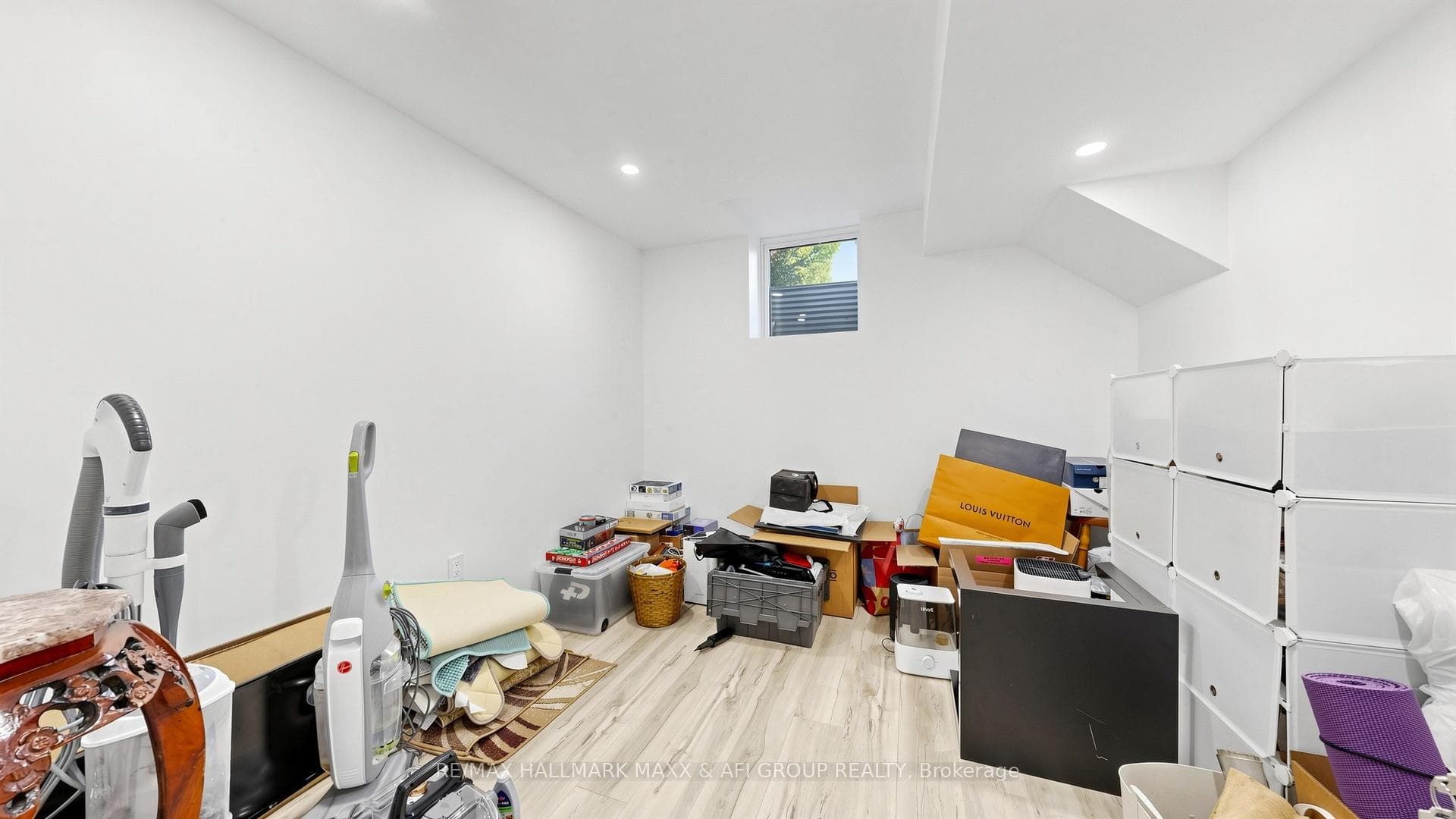 1 Vandervoort Drive photo 36