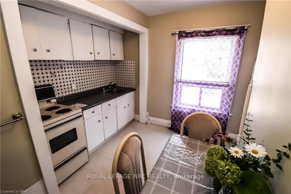 200 RUSSELL Avenue Unit 3 photo 10