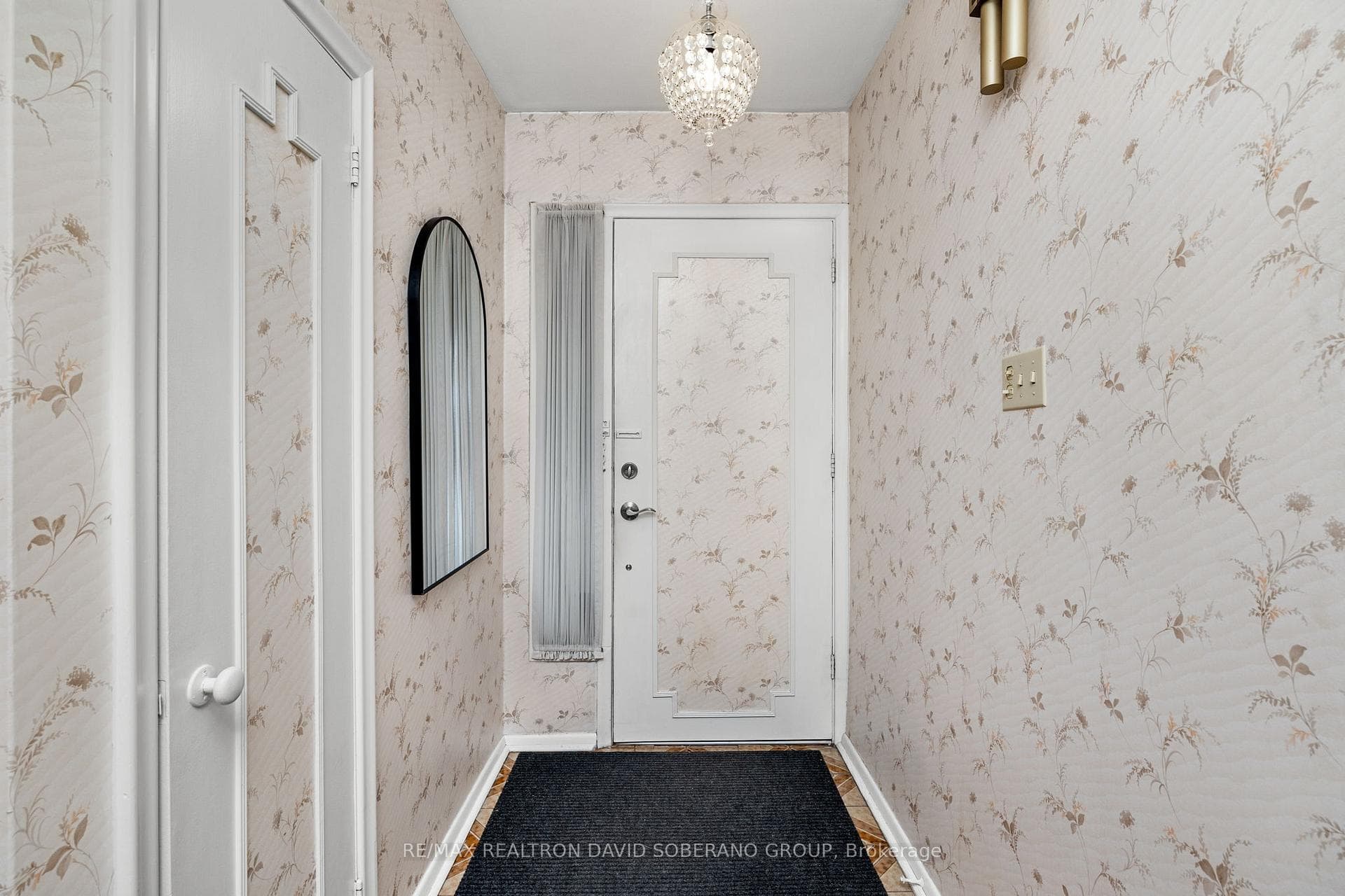100 Waterloo Avenue photo 2