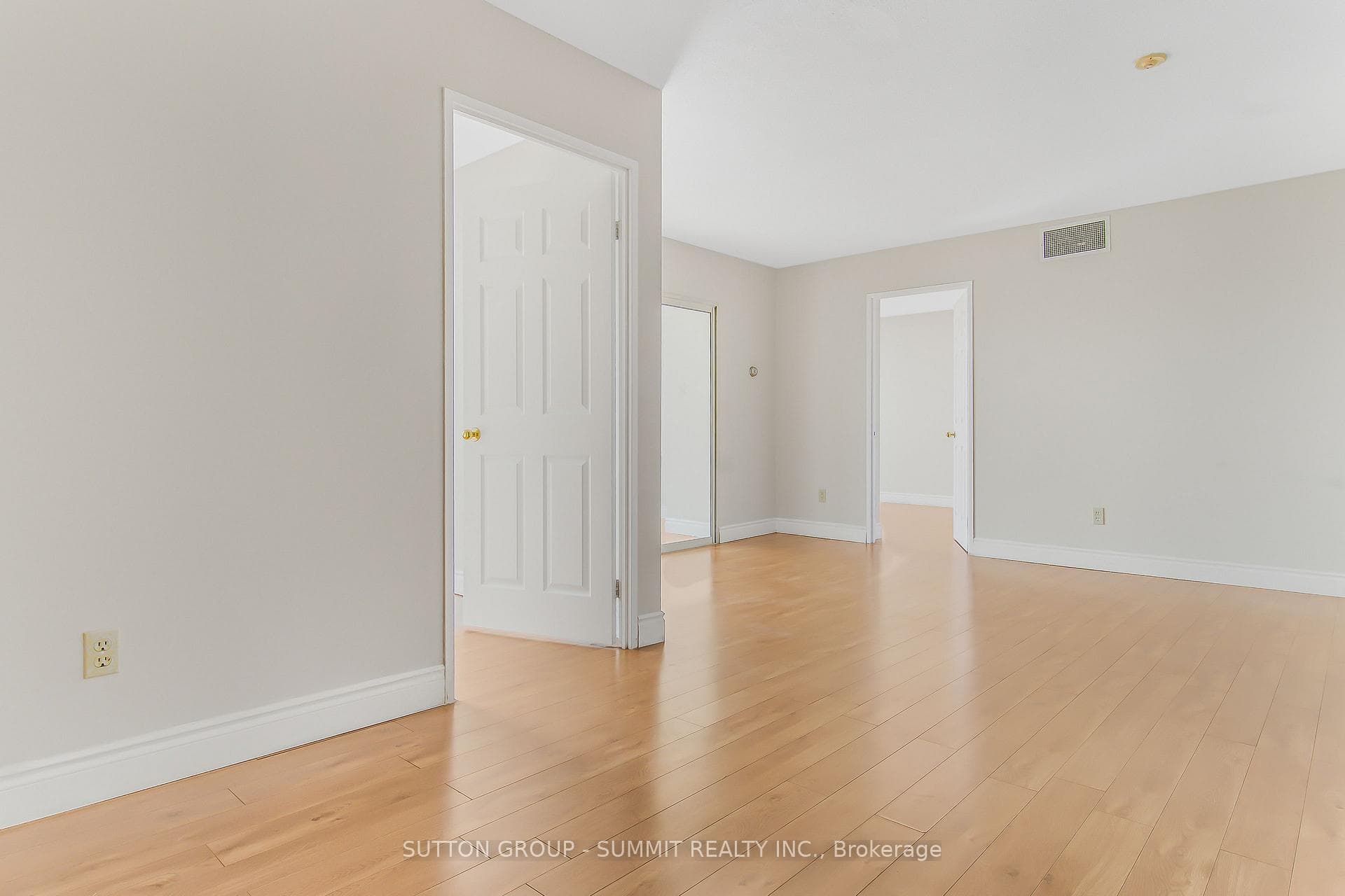 285 Enfield Place Unit 1606 photo 11