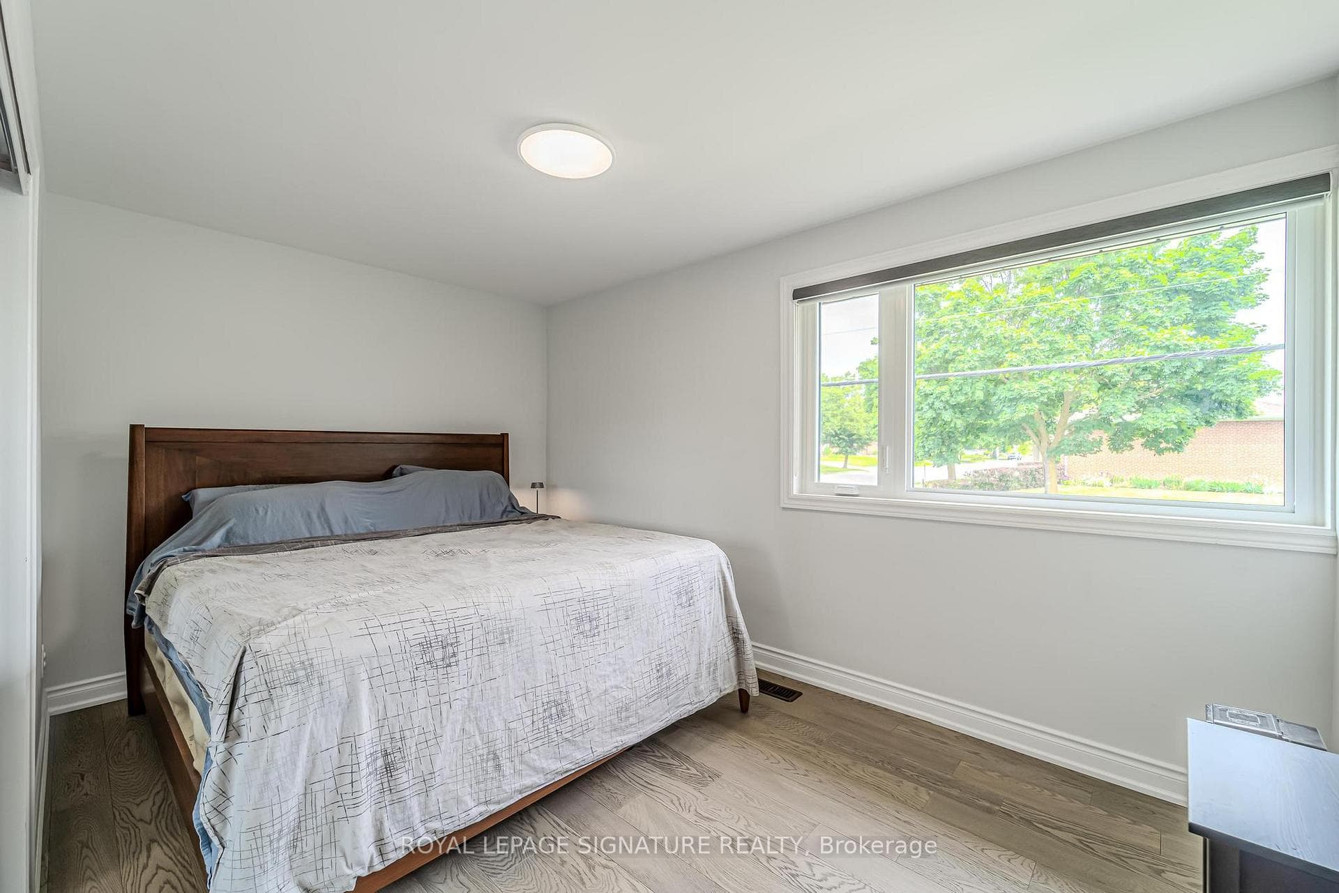 89 Thistle Down Blvd Large bedrooms