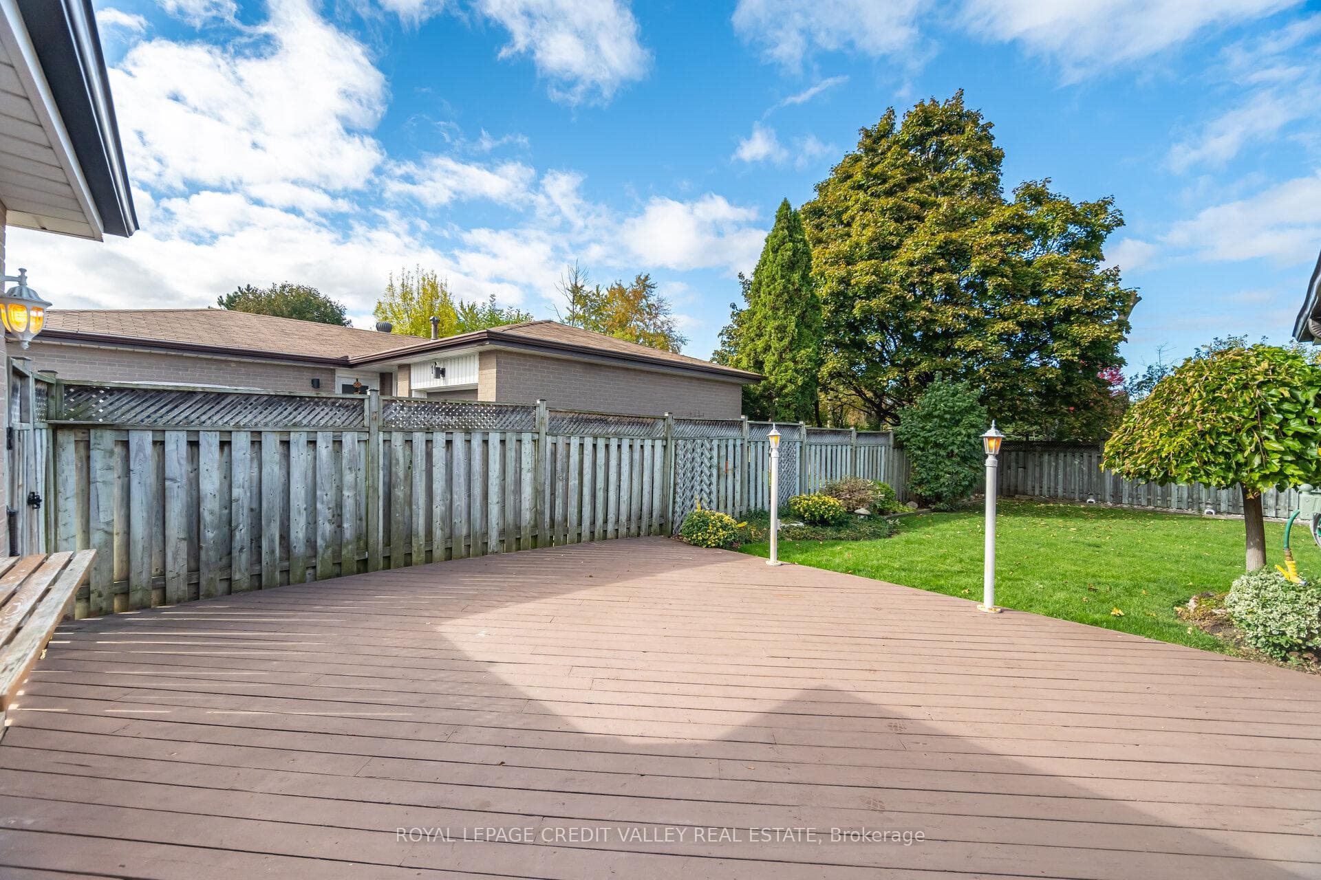 9 Glenora Crescent photo 33