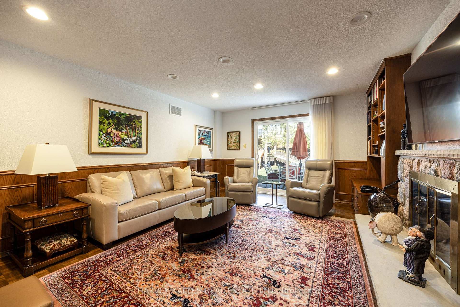 10 Whitelaw Court photo 18