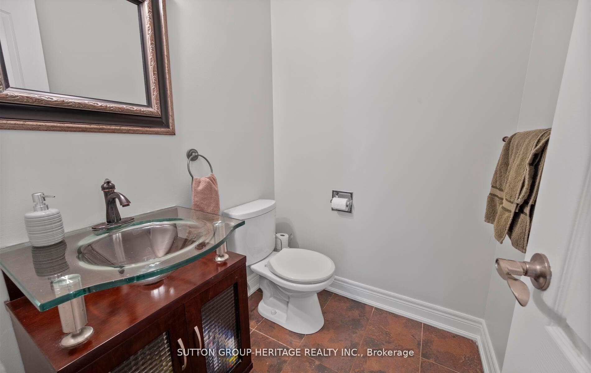 1542 Saugeen Drive photo 14