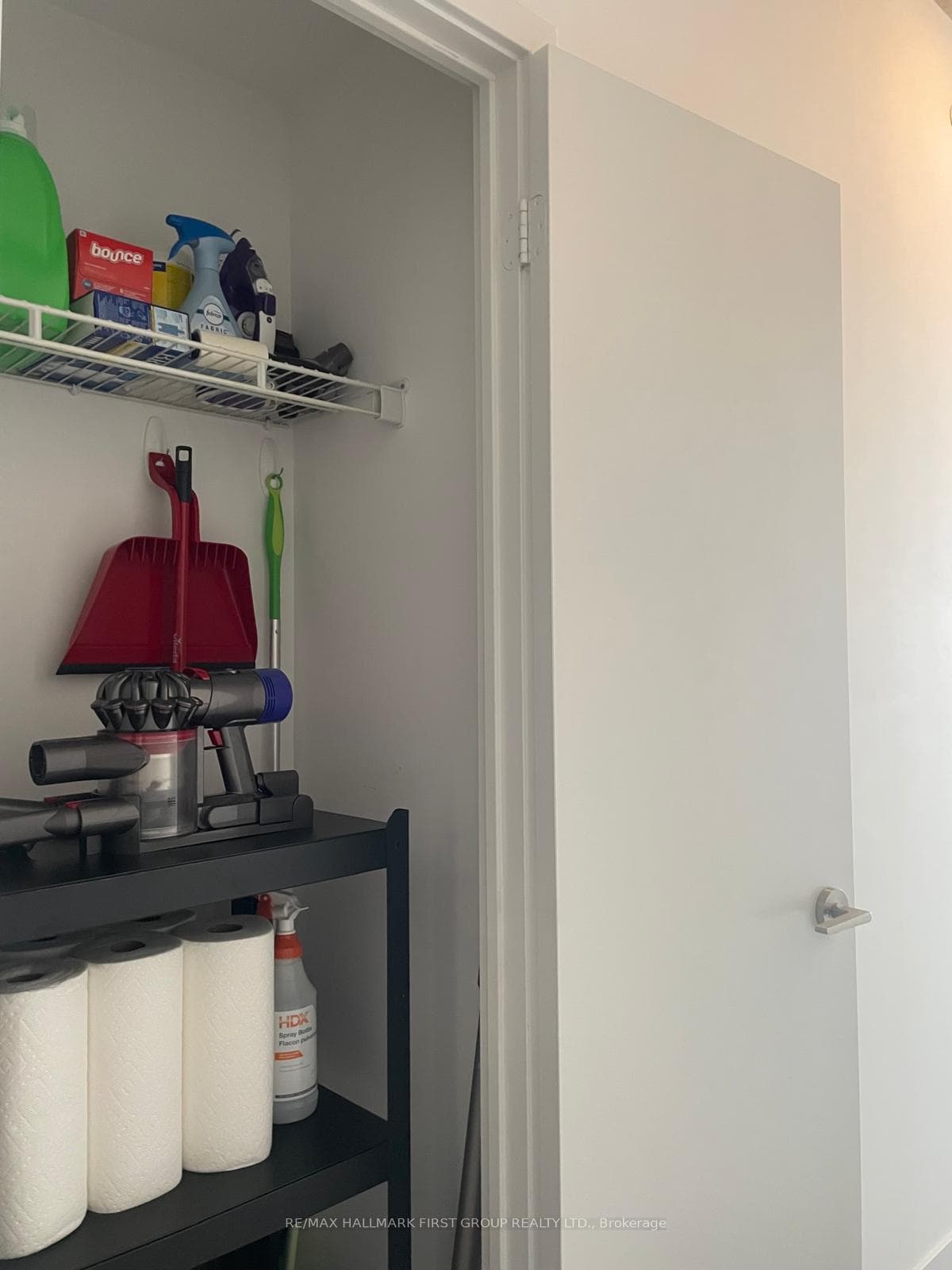 1190 Dundas Street Unit 1212 photo 8