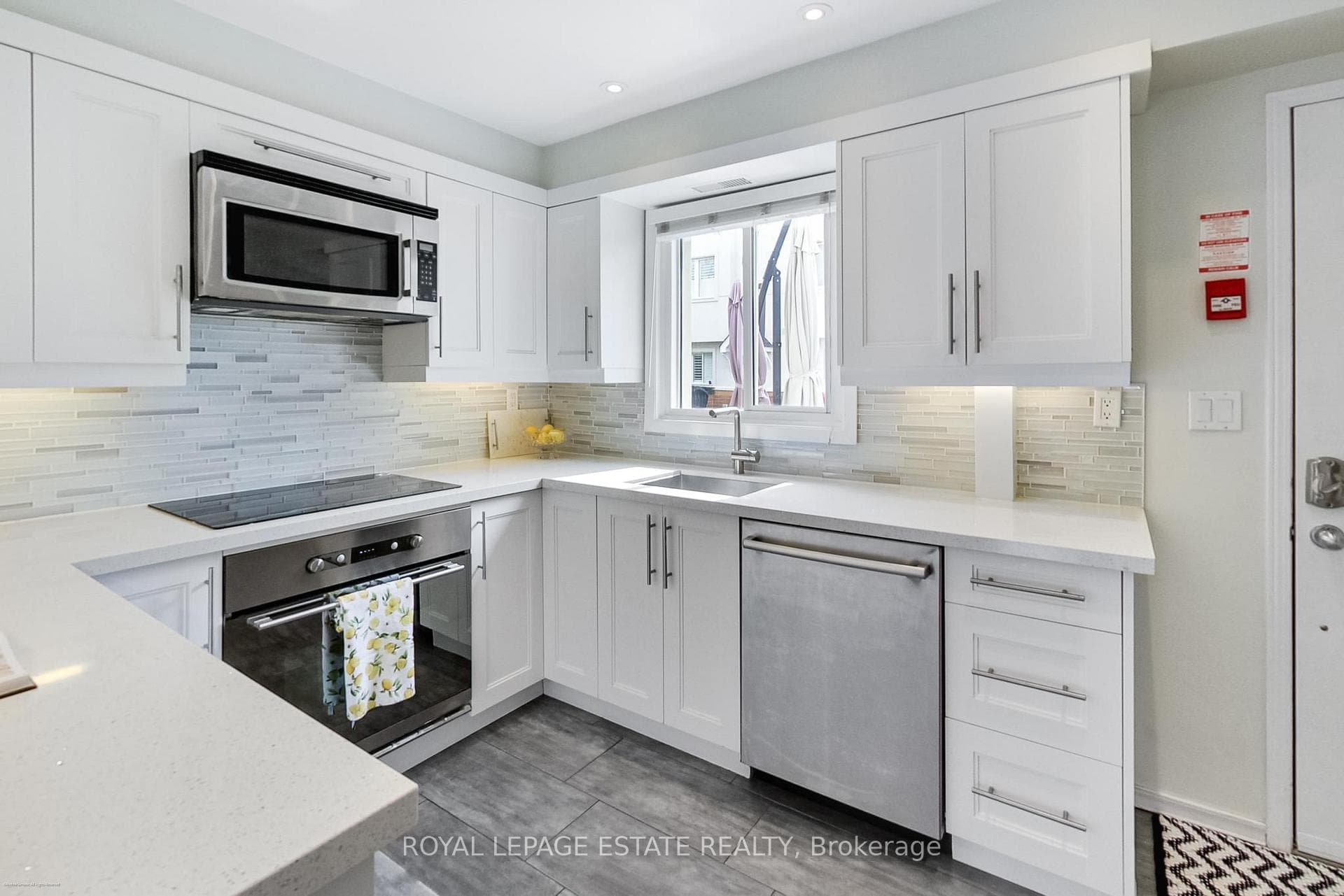 101 Hammersmith Avenue Unit 203 photo 4