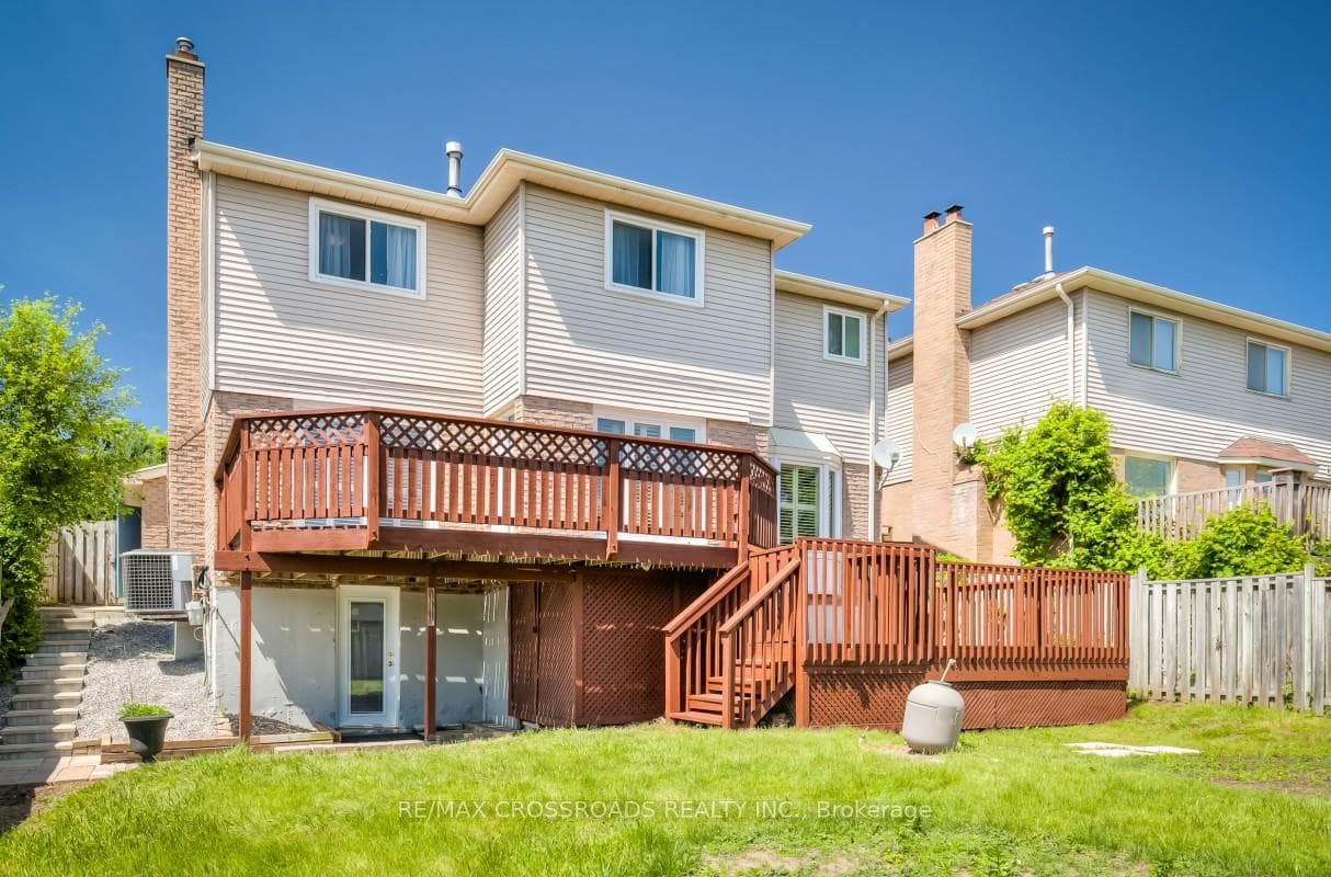Huge double deck & big yard.