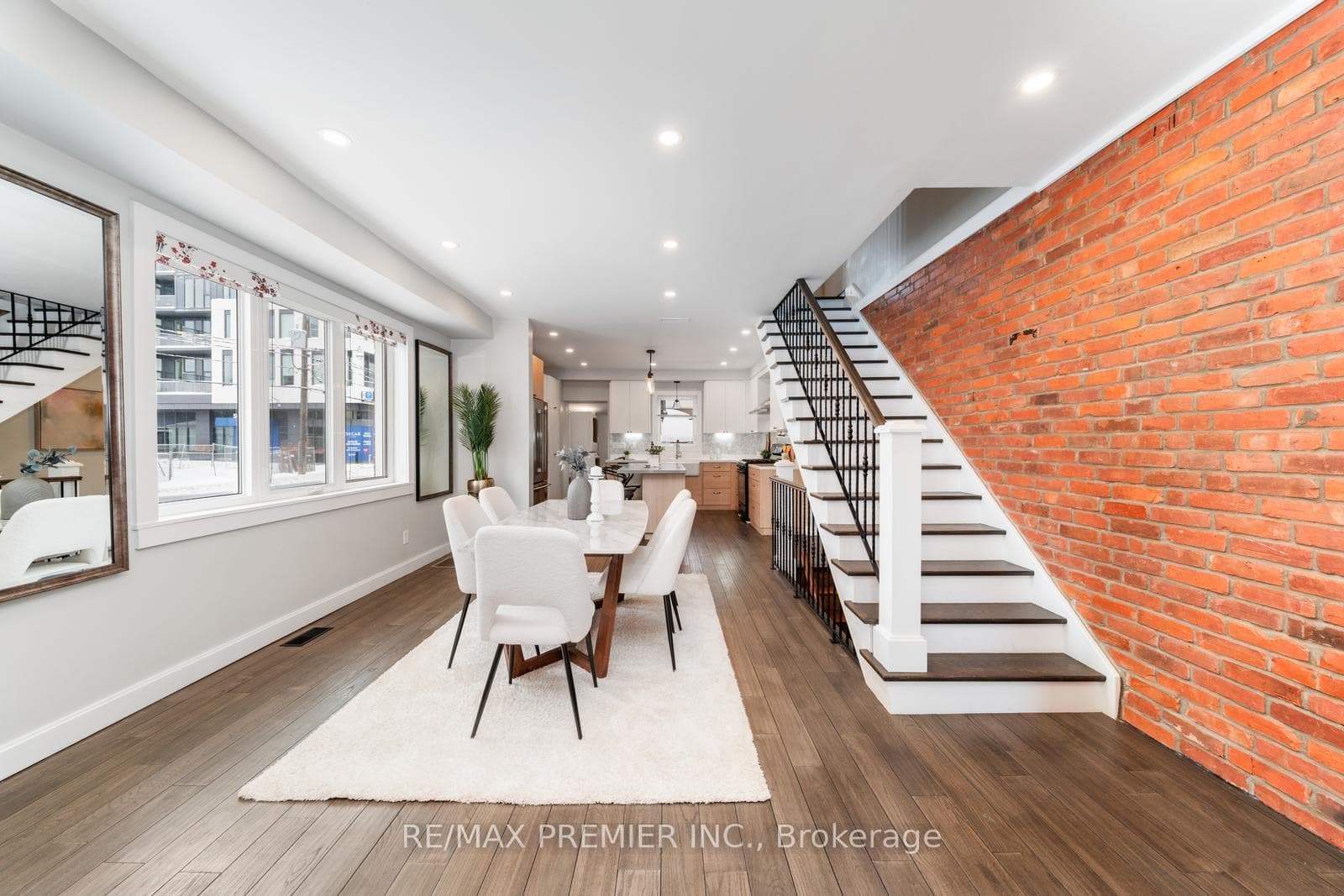891 Palmerston Avenue photo 3
