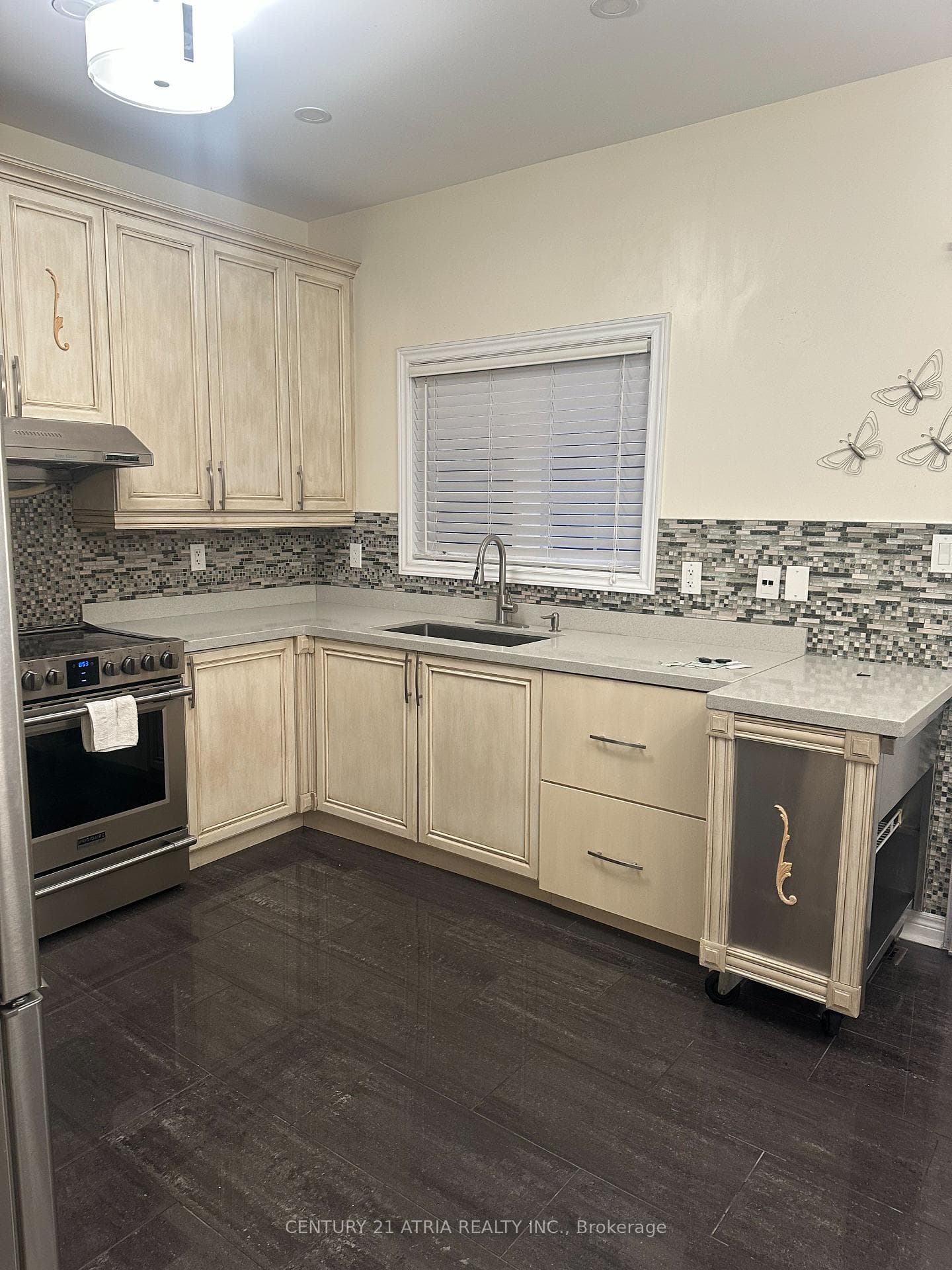 209 District Avenue photo 7