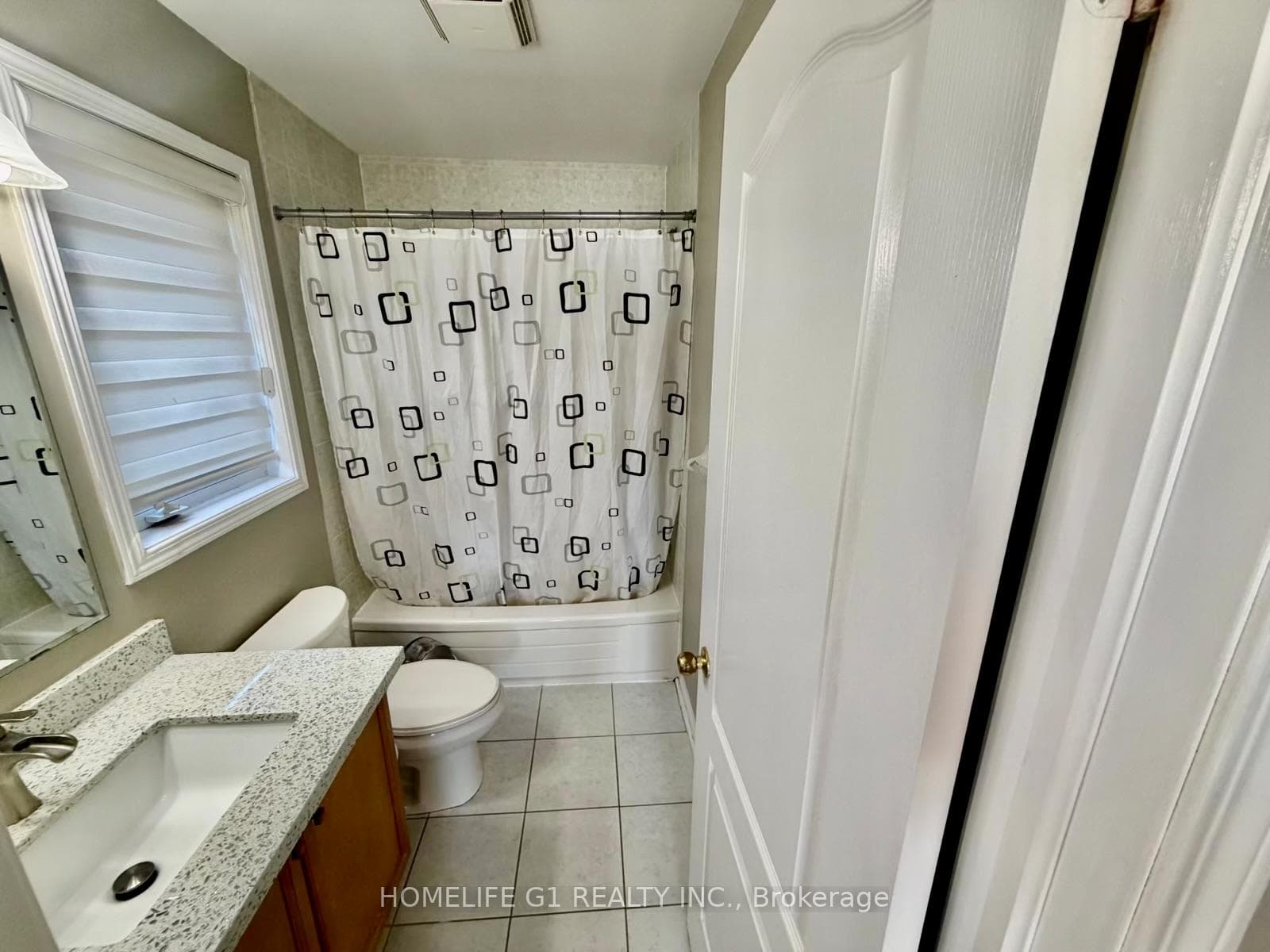 Upper Level Hallway 3-Piece Washroom