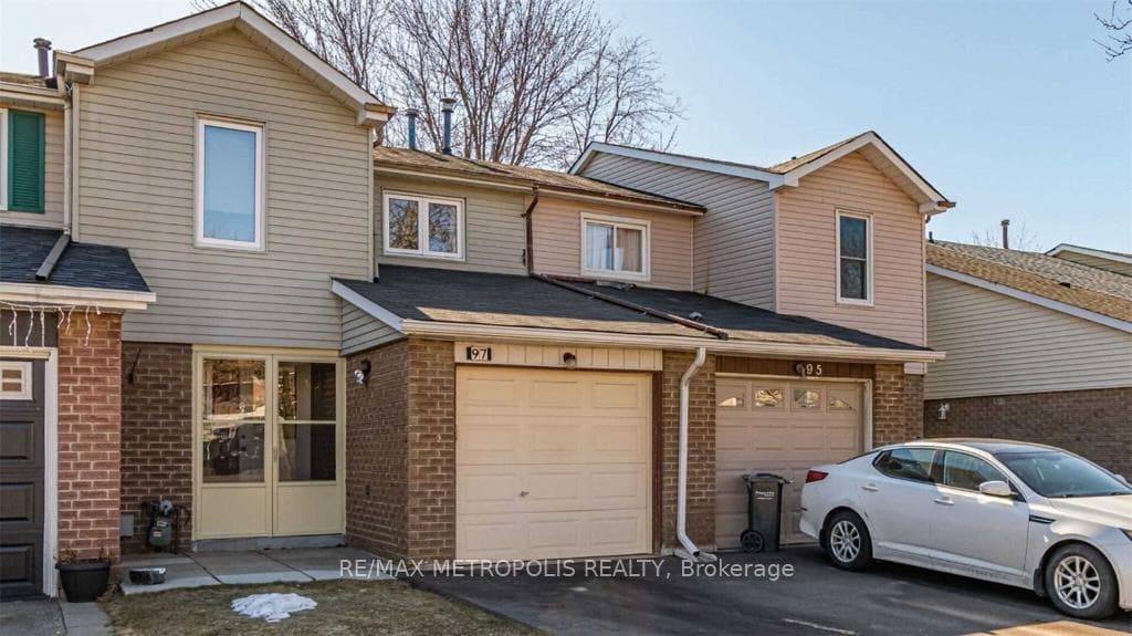 97 Royal Salisbury Way photo 1