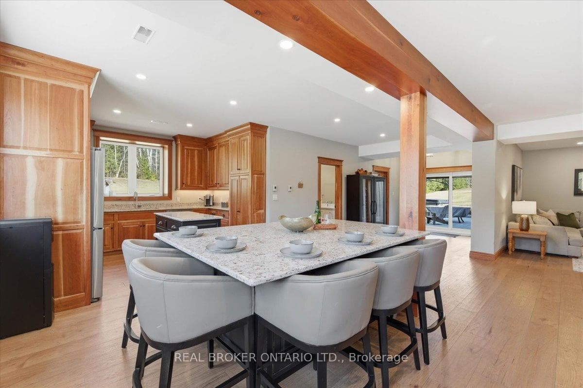 4589 WATSON Road photo 7