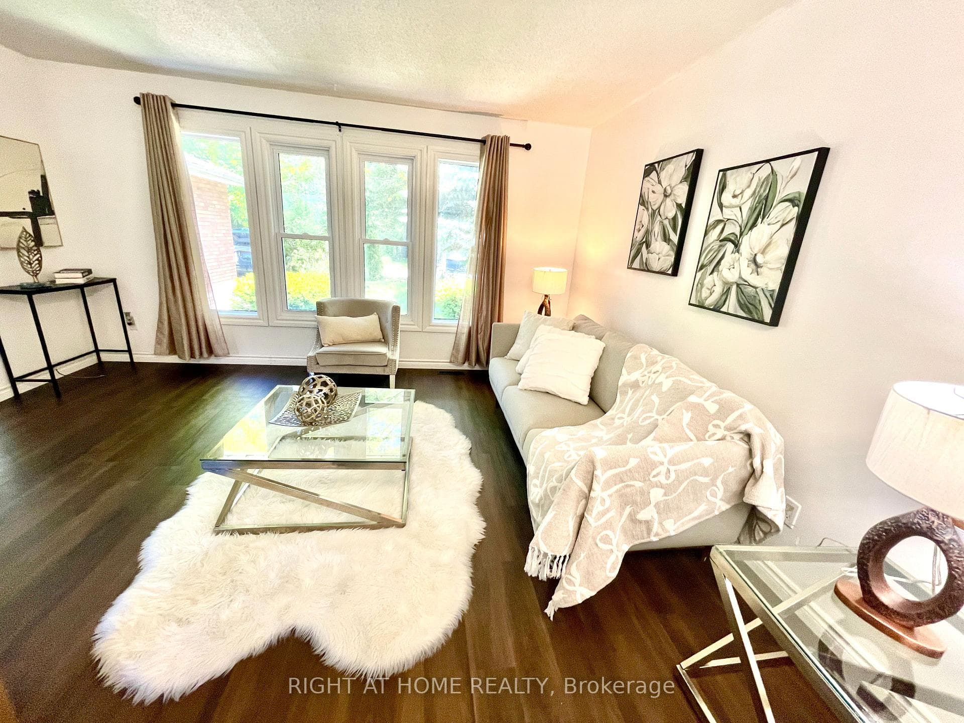 941 Victoria Street photo 10