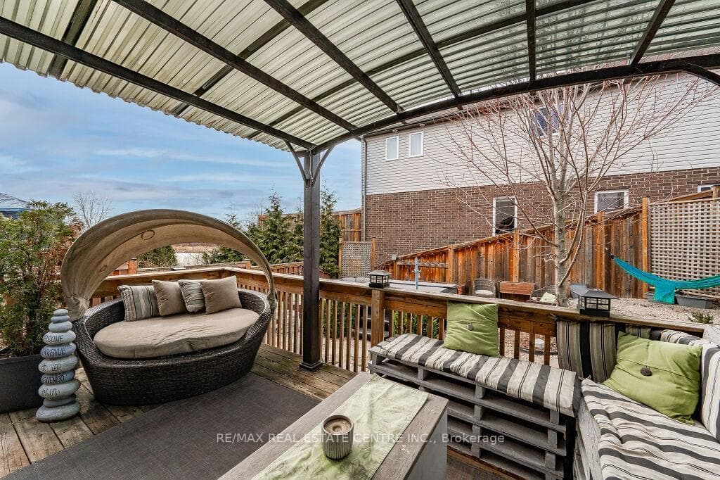 100 Ingram Drive photo 27