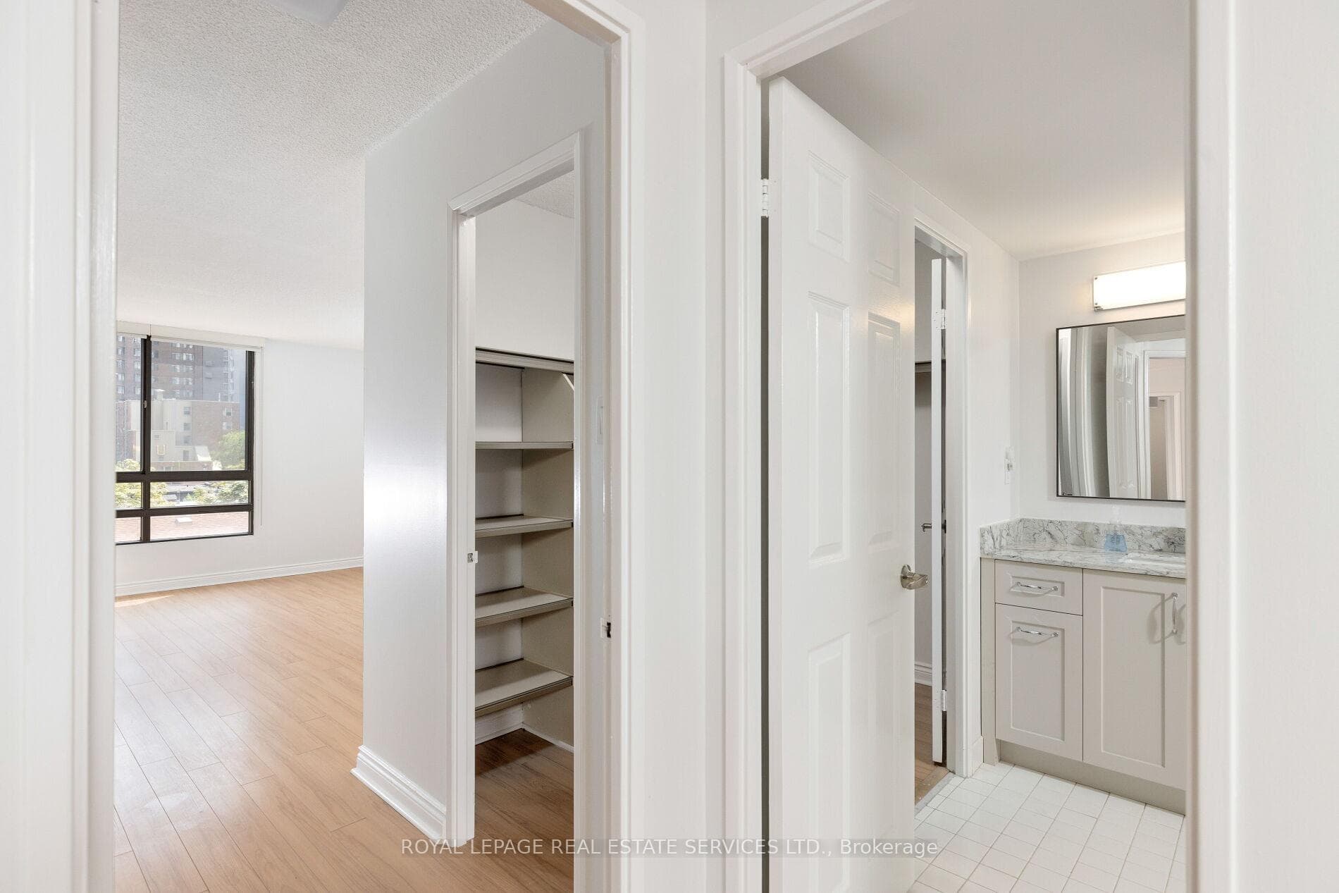 77 Carlton Street Unit 505 photo 28