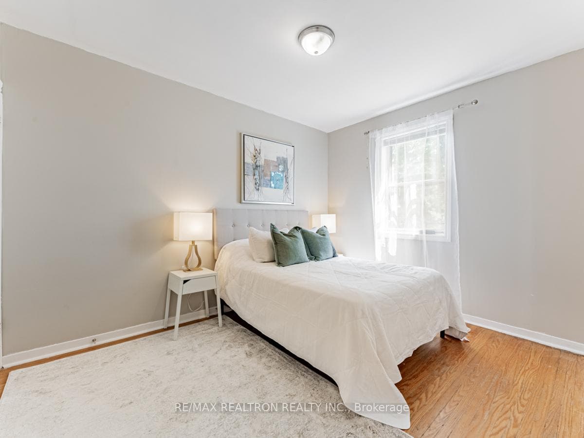 101 Flora Drive photo 9