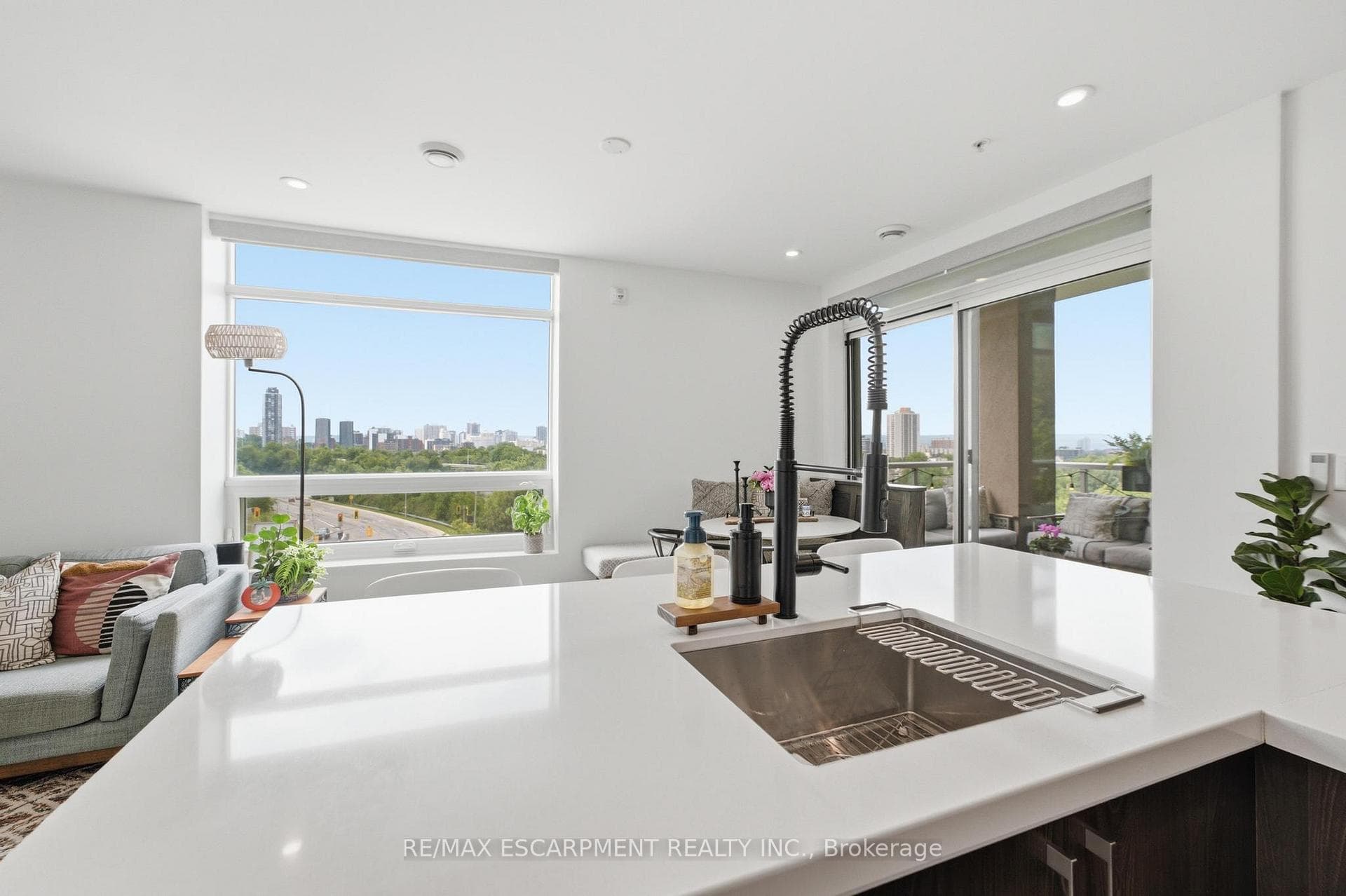 455 Charlton Avenue Unit 403 photo 9