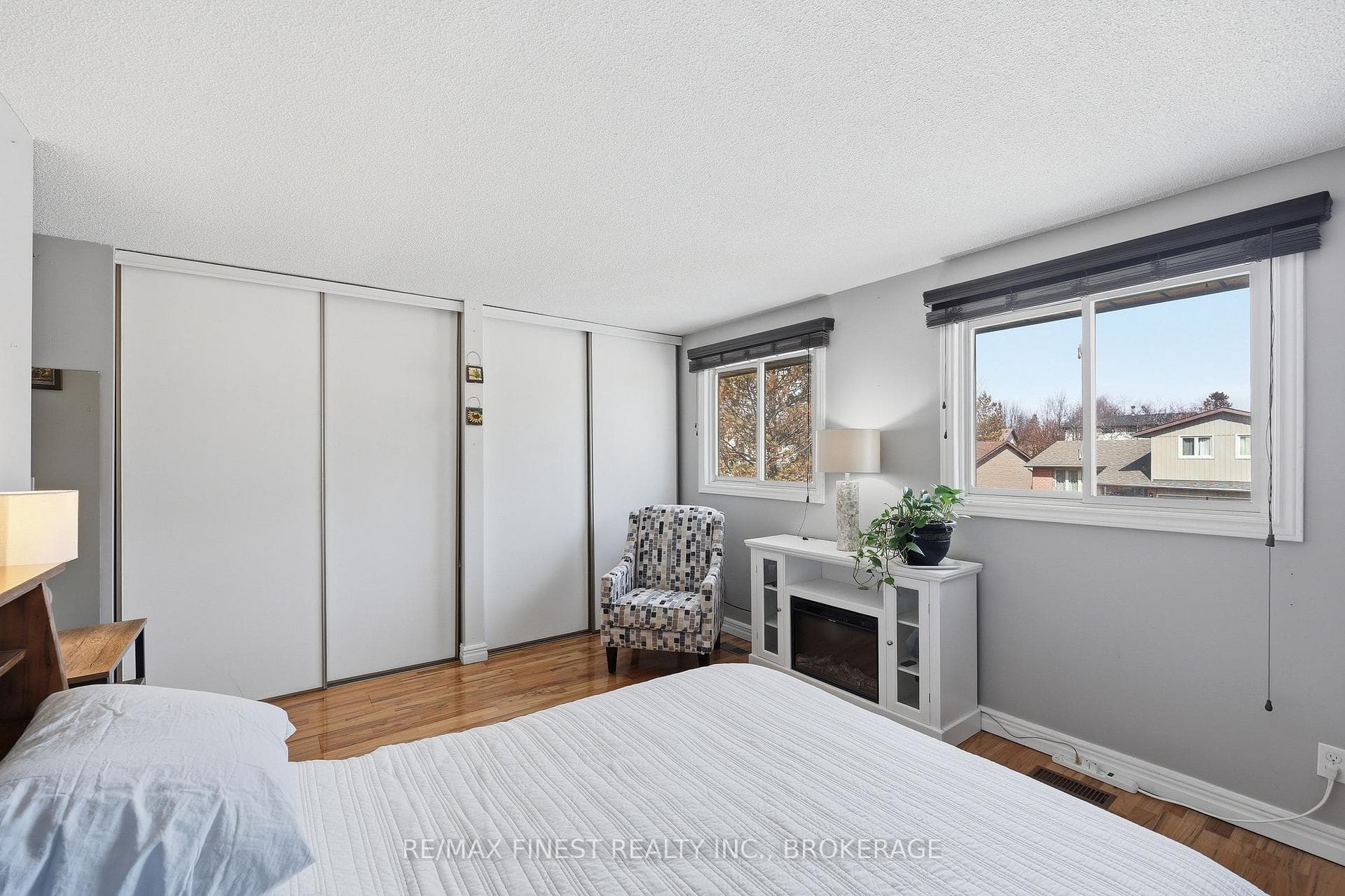 888 Sandringham Place photo 25