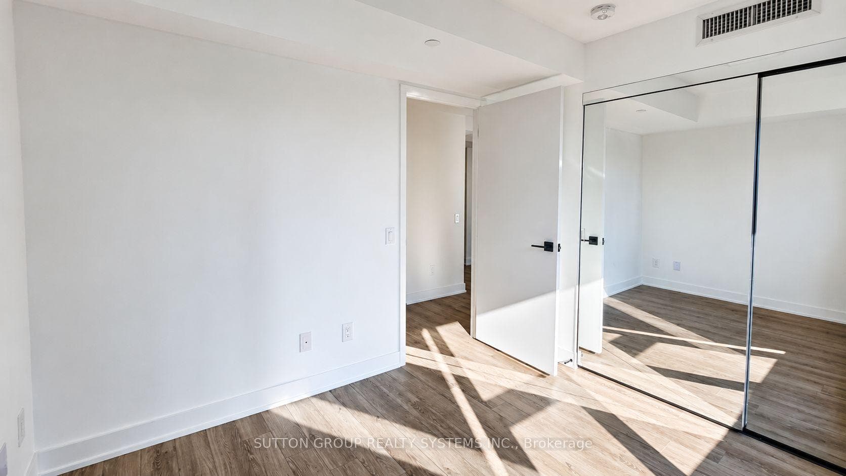 609 Sherbourne Street Unit 1003 photo 13