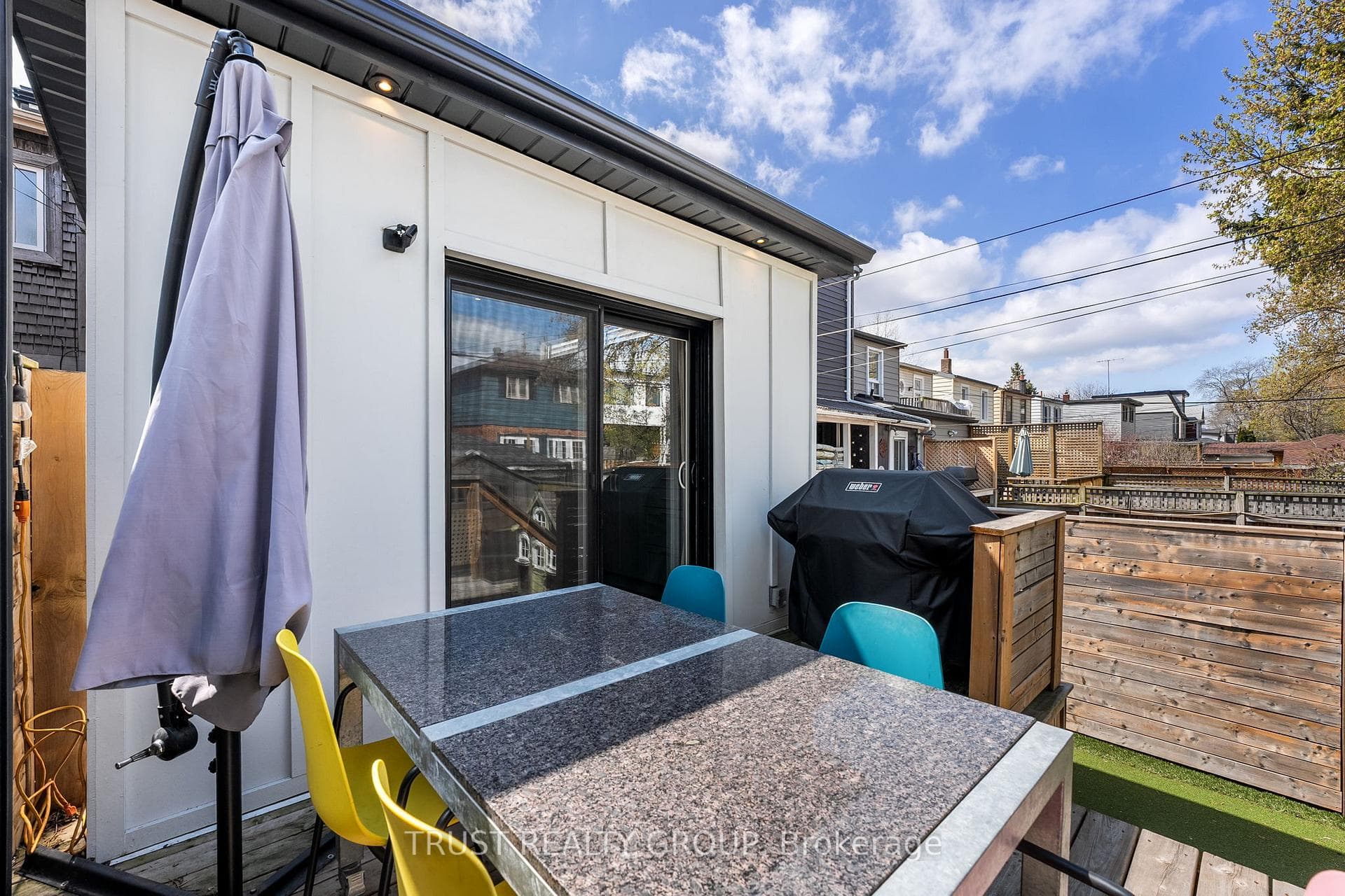 262 Queensdale Avenue photo 28