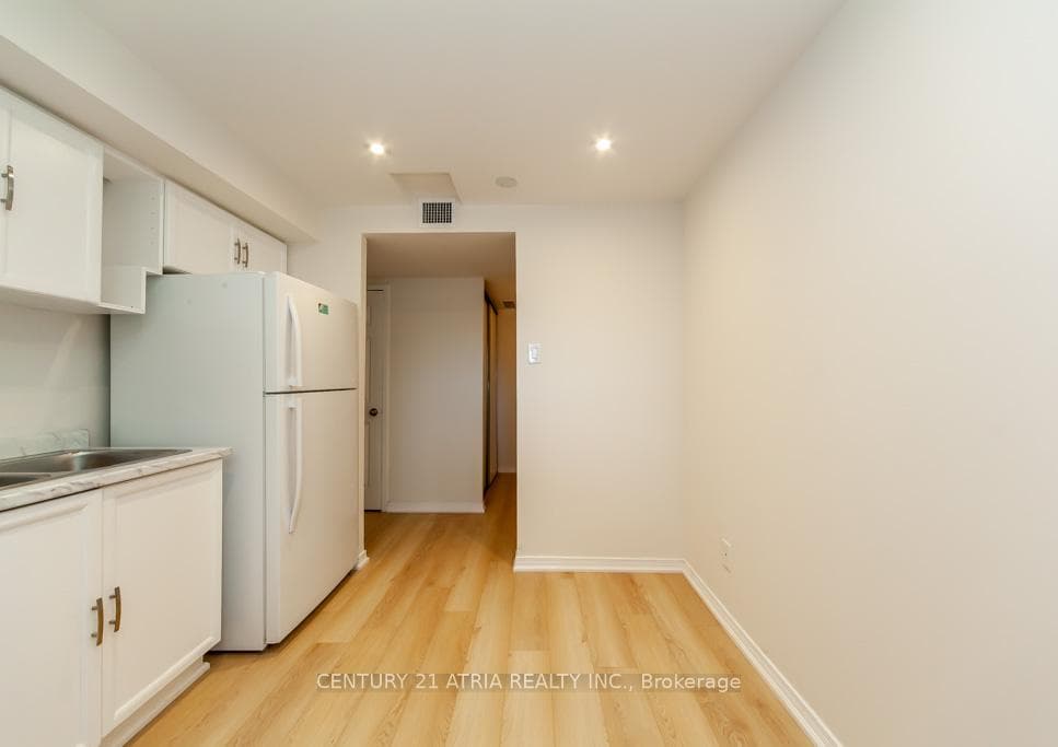 4725 Sheppard Avenue Unit 301 photo 24