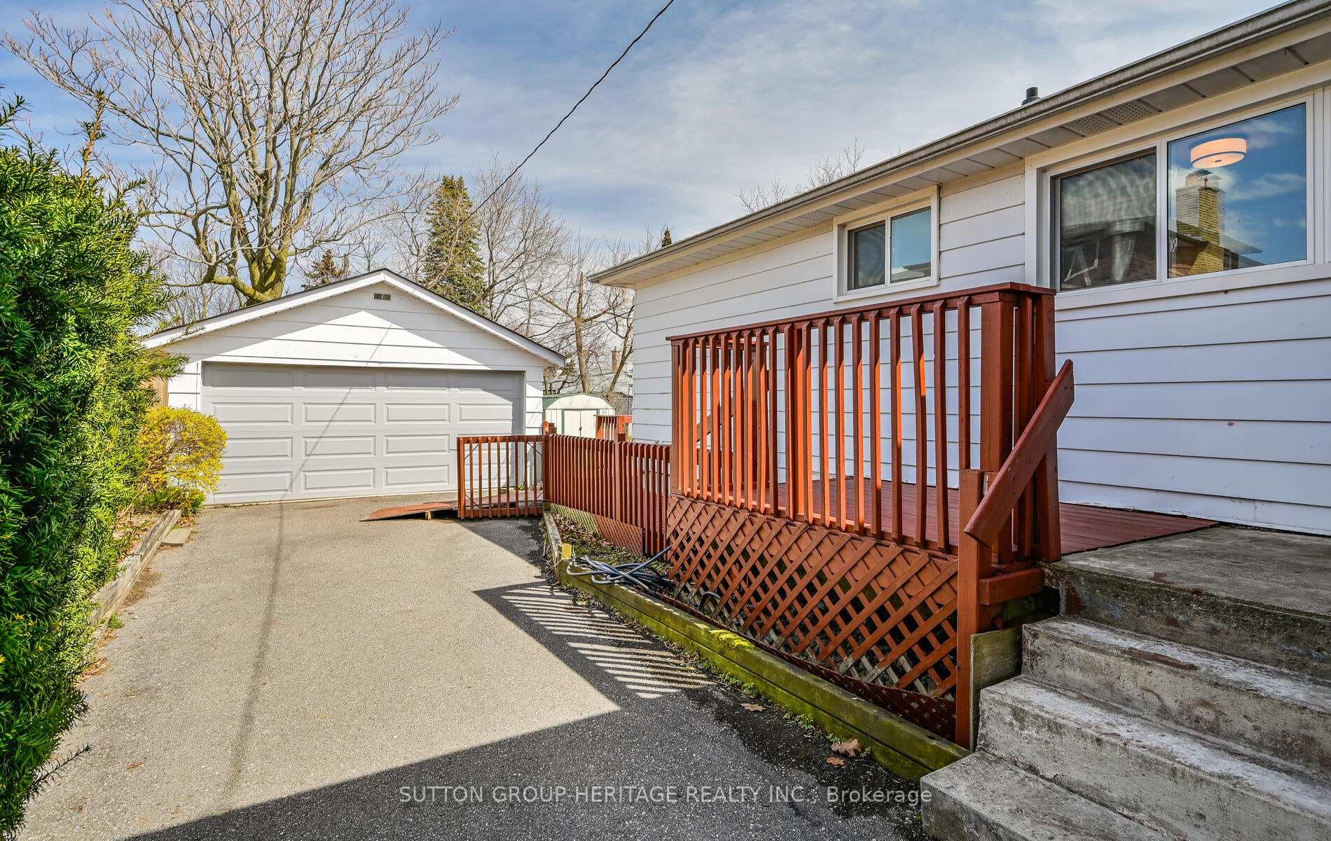 757 Liverpool Road photo 27